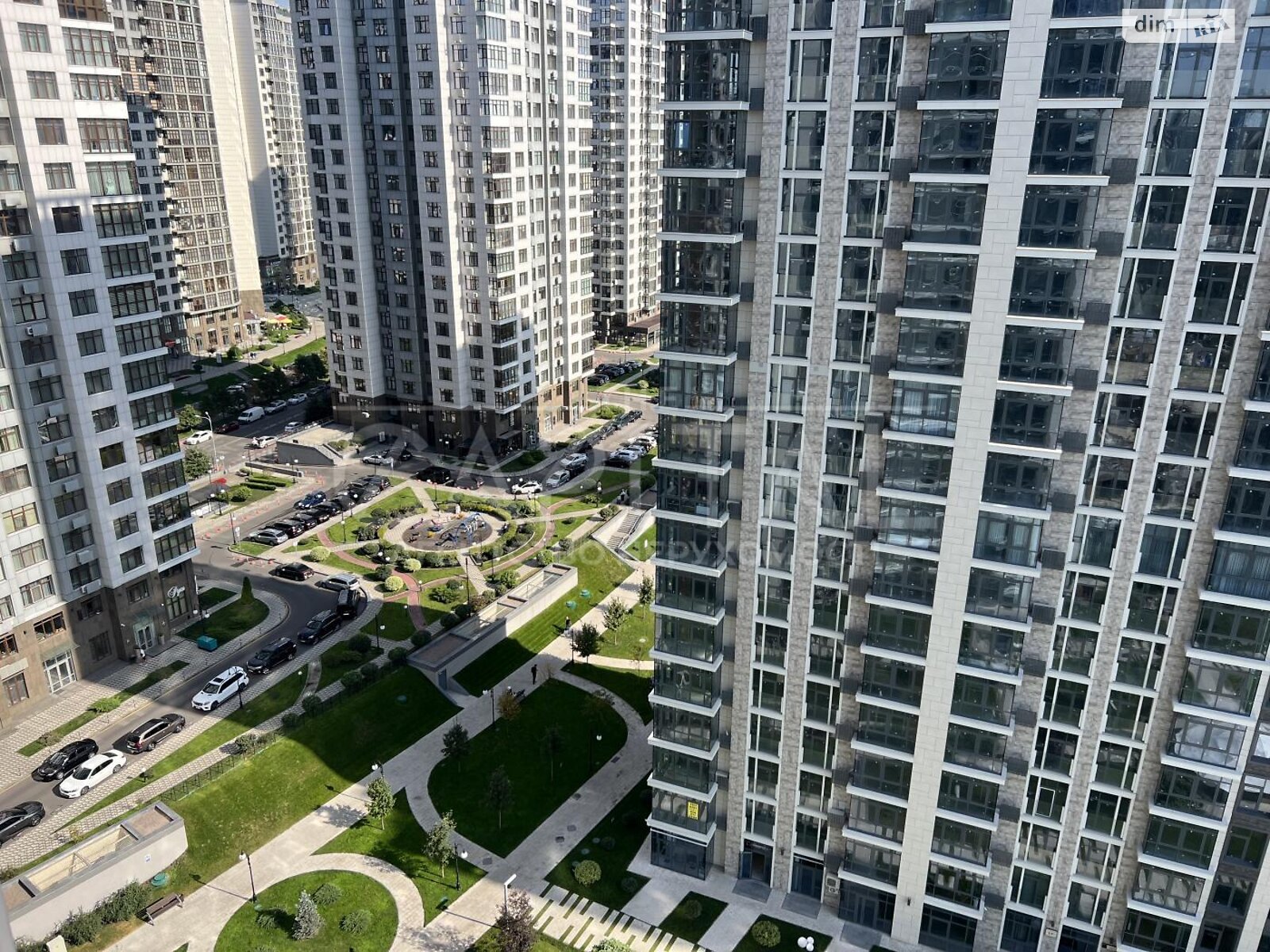 Продаж трикімнатної квартири в Києві, на вул. Андрія Верхогляда 19А, район Печерський фото 1 Продаж трикімнатної квартири в Києві, на вул. Андрія Верхогляда 19А, район Печерський фото 1