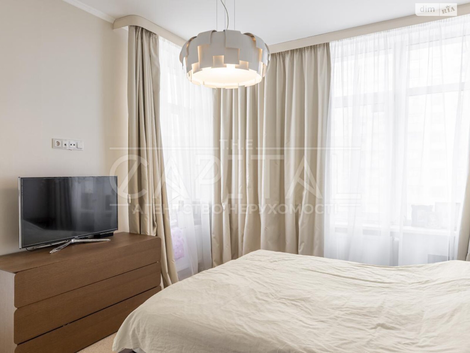 Продаж однокімнатної квартири в Києві, на вул. Андрія Верхогляда 16Б, район Печерський фото 1