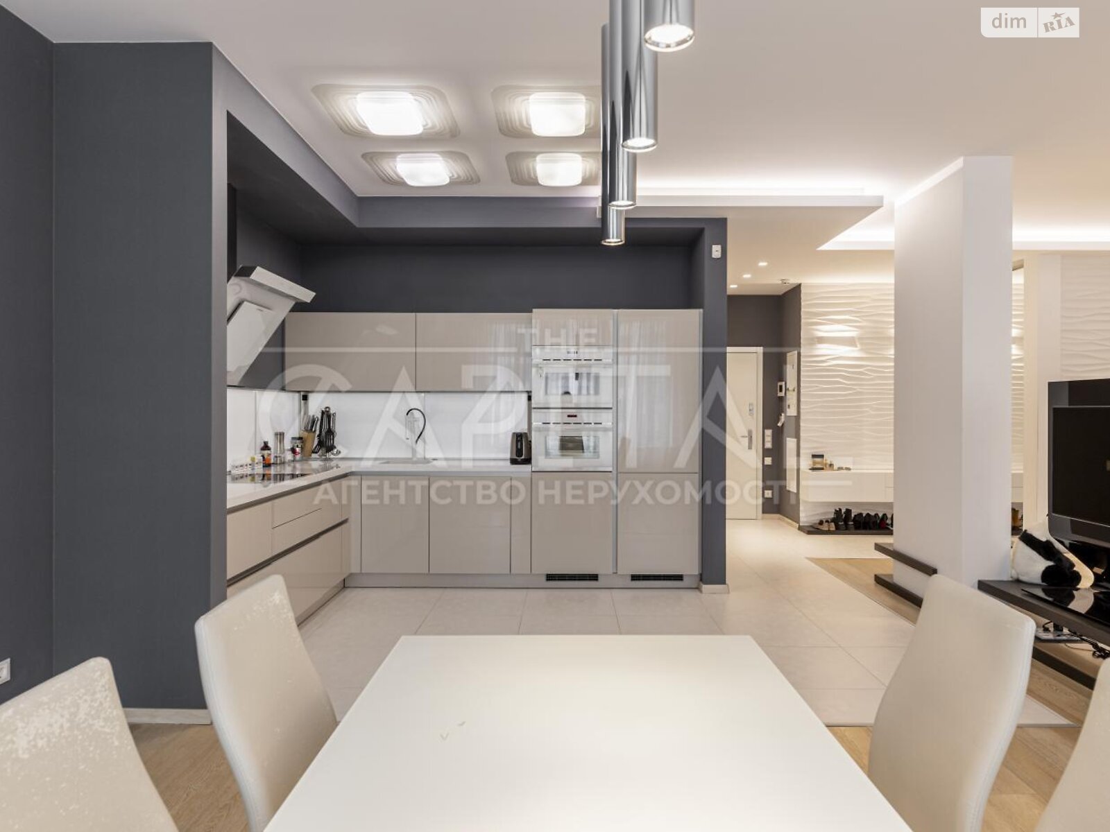 Продаж однокімнатної квартири в Києві, на вул. Андрія Верхогляда 16Б, район Печерський фото 1