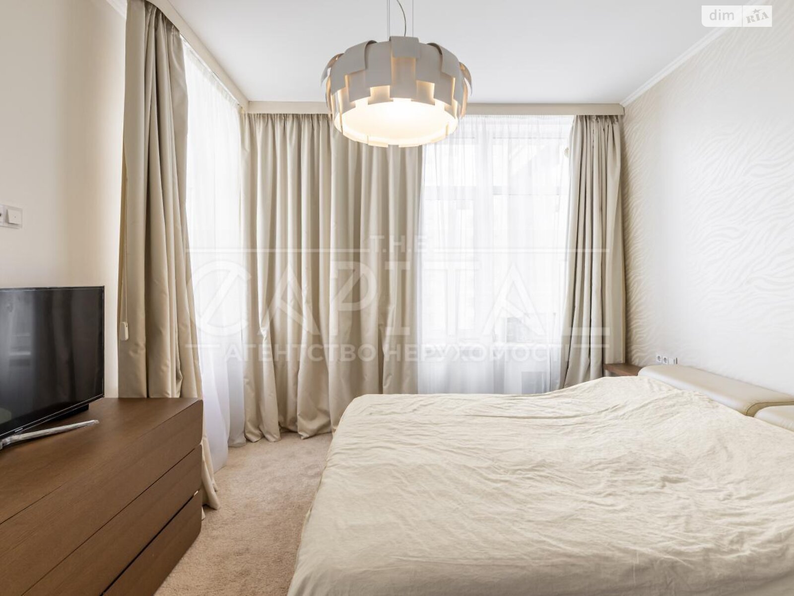 Продаж однокімнатної квартири в Києві, на вул. Андрія Верхогляда 16Б, район Печерський фото 1