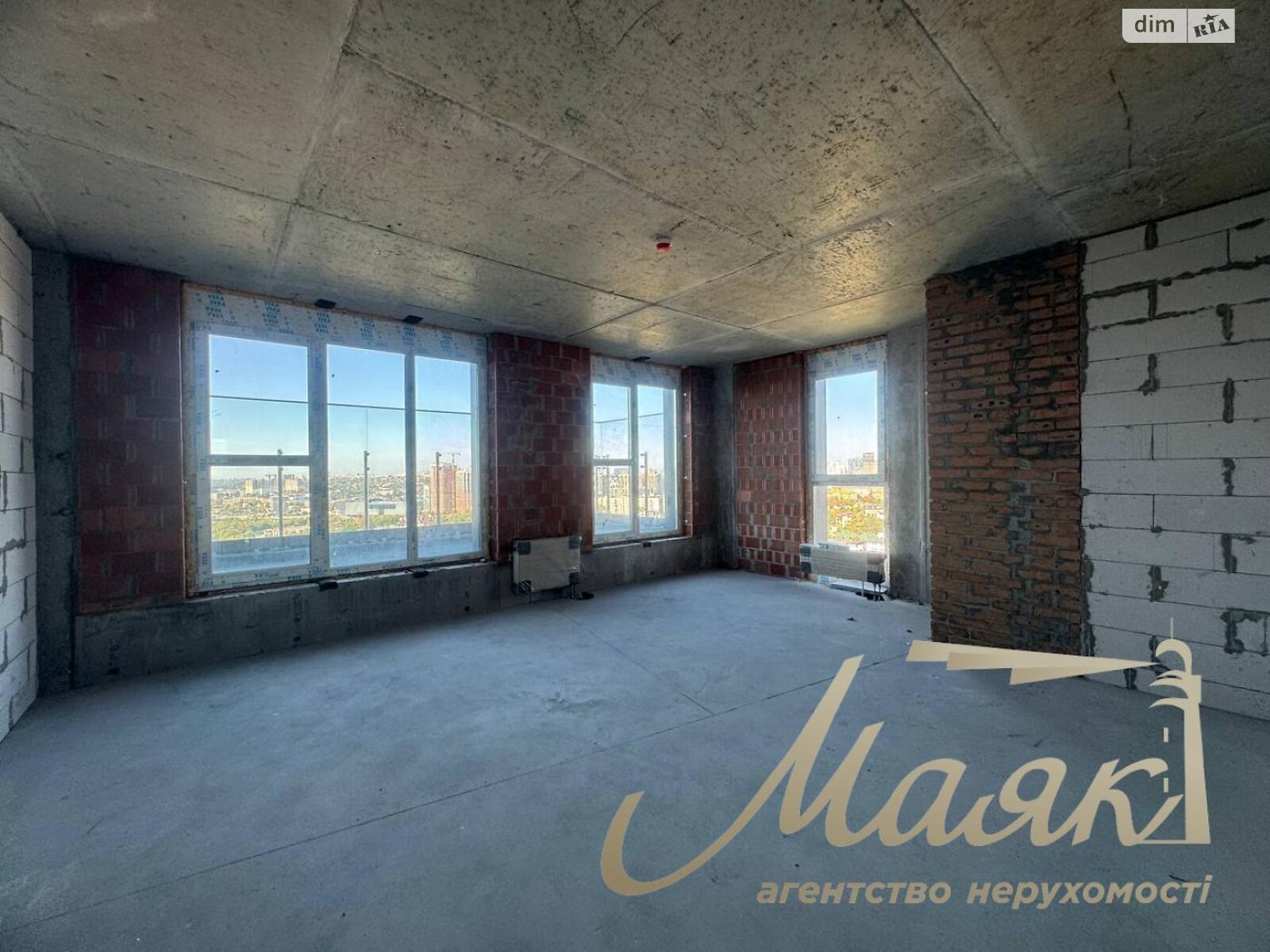 Продажа трехкомнатной квартиры в Киеве, на ул. Андрея Верхогляда 30, район Печерский фото 1 Продажа трехкомнатной квартиры в Киеве, на ул. Андрея Верхогляда 30, район Печерский фото 1