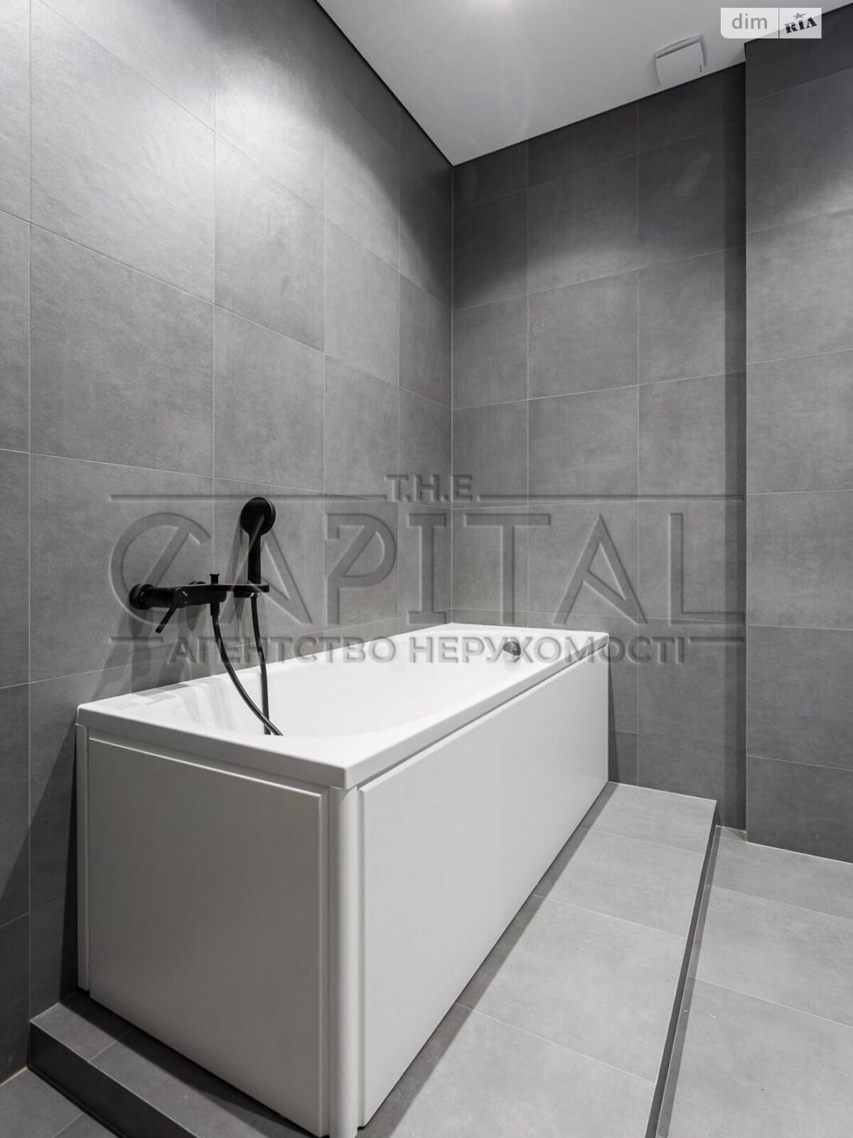 Продажа трехкомнатной квартиры в Киеве, на ул. Андрея Верхогляда 12, район Черная Гора фото 1 Продажа трехкомнатной квартиры в Киеве, на ул. Андрея Верхогляда 12, район Черная Гора фото 1