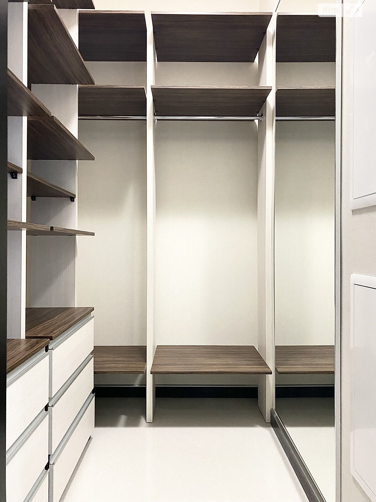 Продаж трикімнатної квартири в Києві, на вул. Андрія Верхогляда 9, район Чорна Гора фото 1