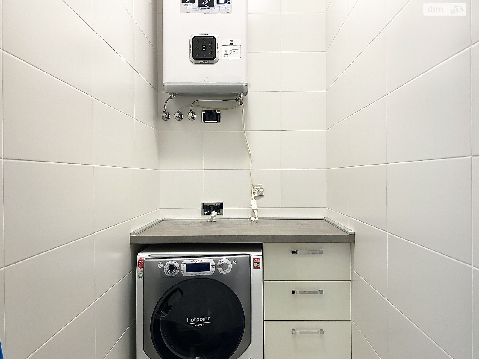 Продаж трикімнатної квартири в Києві, на вул. Андрія Верхогляда 9, район Чорна Гора фото 1