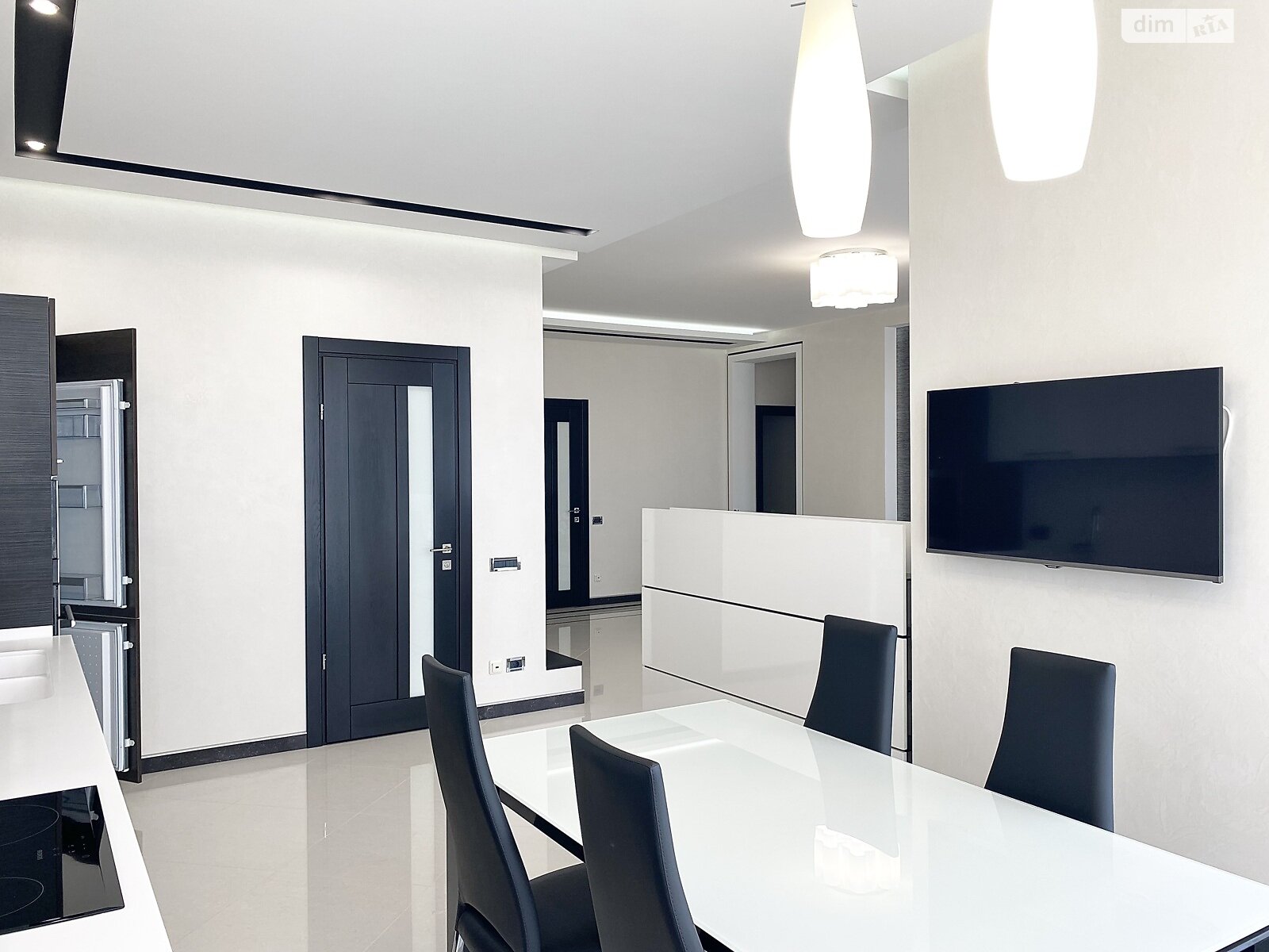 Продаж трикімнатної квартири в Києві, на вул. Андрія Верхогляда 9, район Чорна Гора фото 1