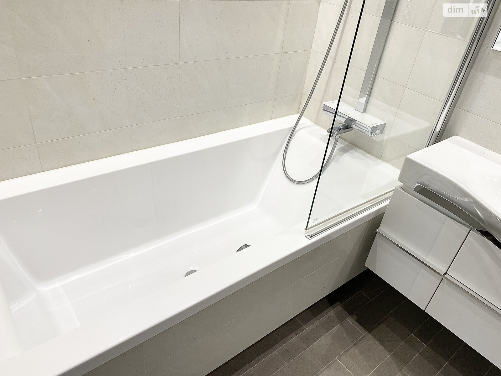 Продаж трикімнатної квартири в Києві, на вул. Андрія Верхогляда 9, район Чорна Гора фото 1