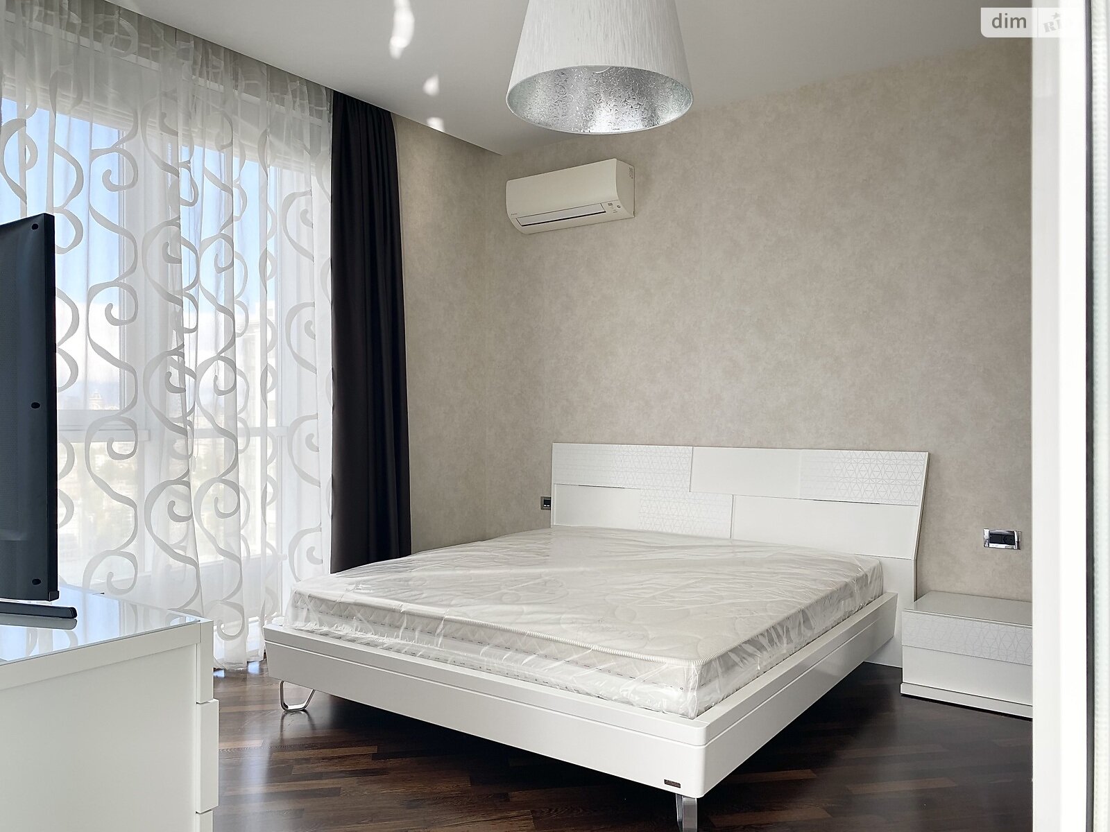 Продаж трикімнатної квартири в Києві, на вул. Андрія Верхогляда 9, район Чорна Гора фото 1