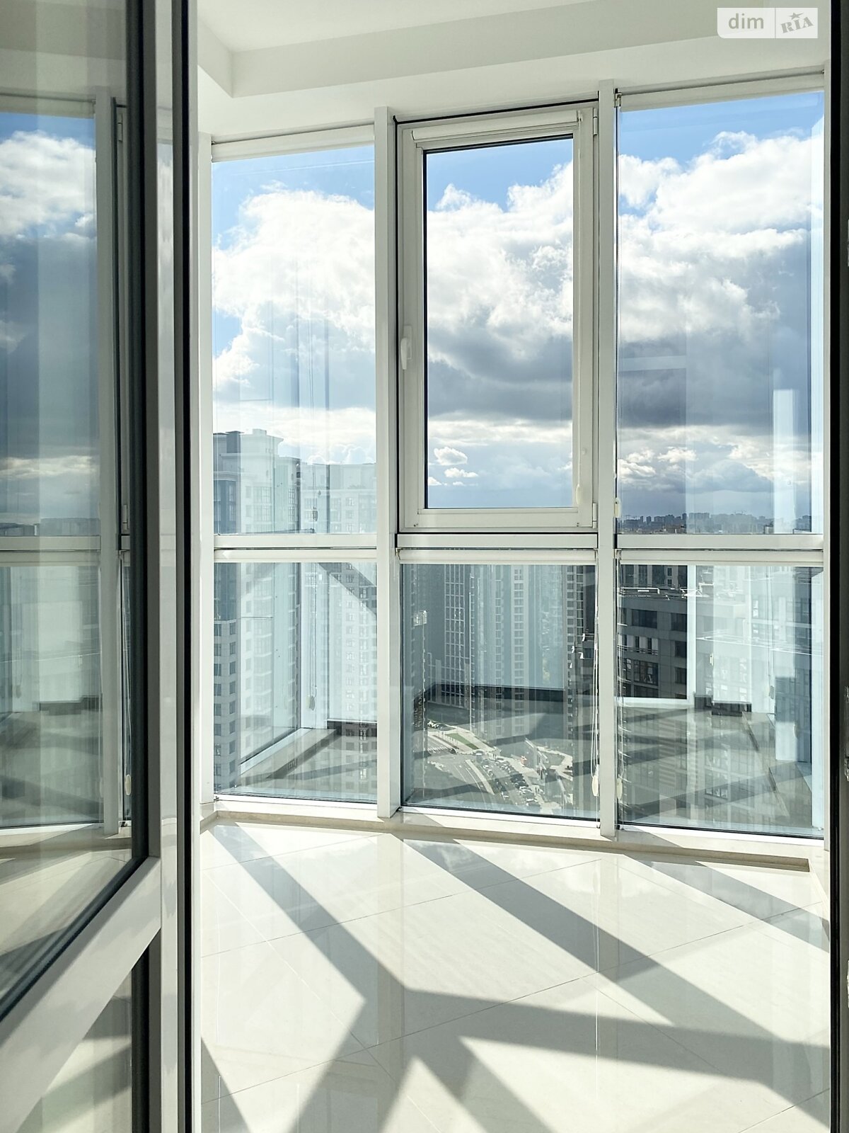 Продаж трикімнатної квартири в Києві, на вул. Андрія Верхогляда 9, район Чорна Гора фото 1