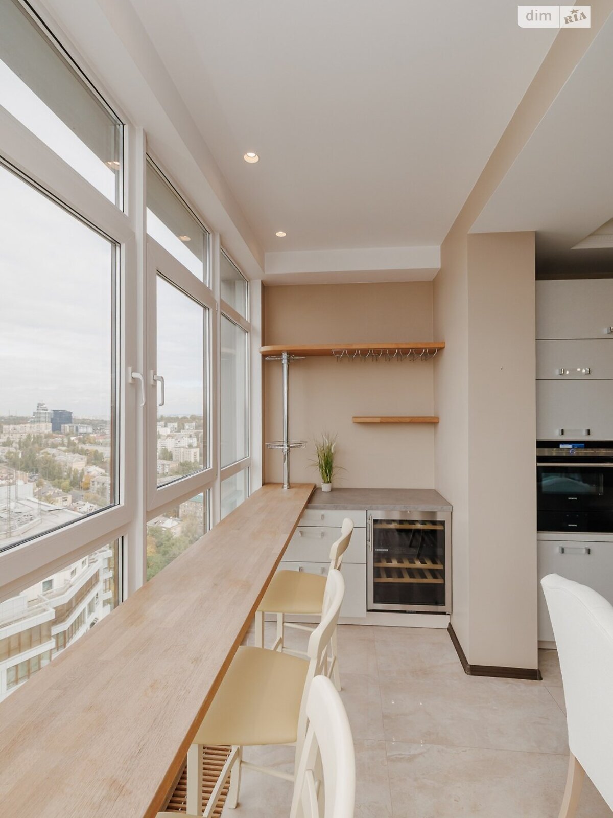 Продаж трикімнатної квартири в Києві, на вул. Андрія Верхогляда 7, район Чорна Гора фото 1