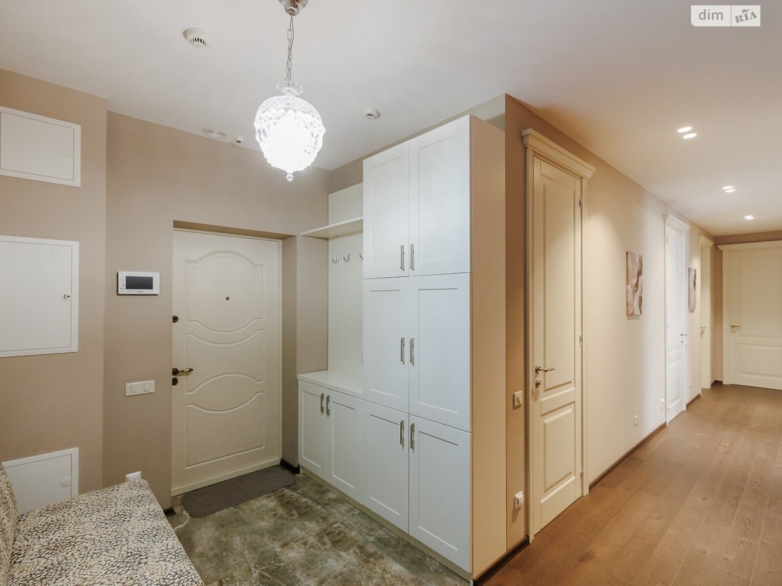 Продаж трикімнатної квартири в Києві, на вул. Андрія Верхогляда 7, район Чорна Гора фото 1