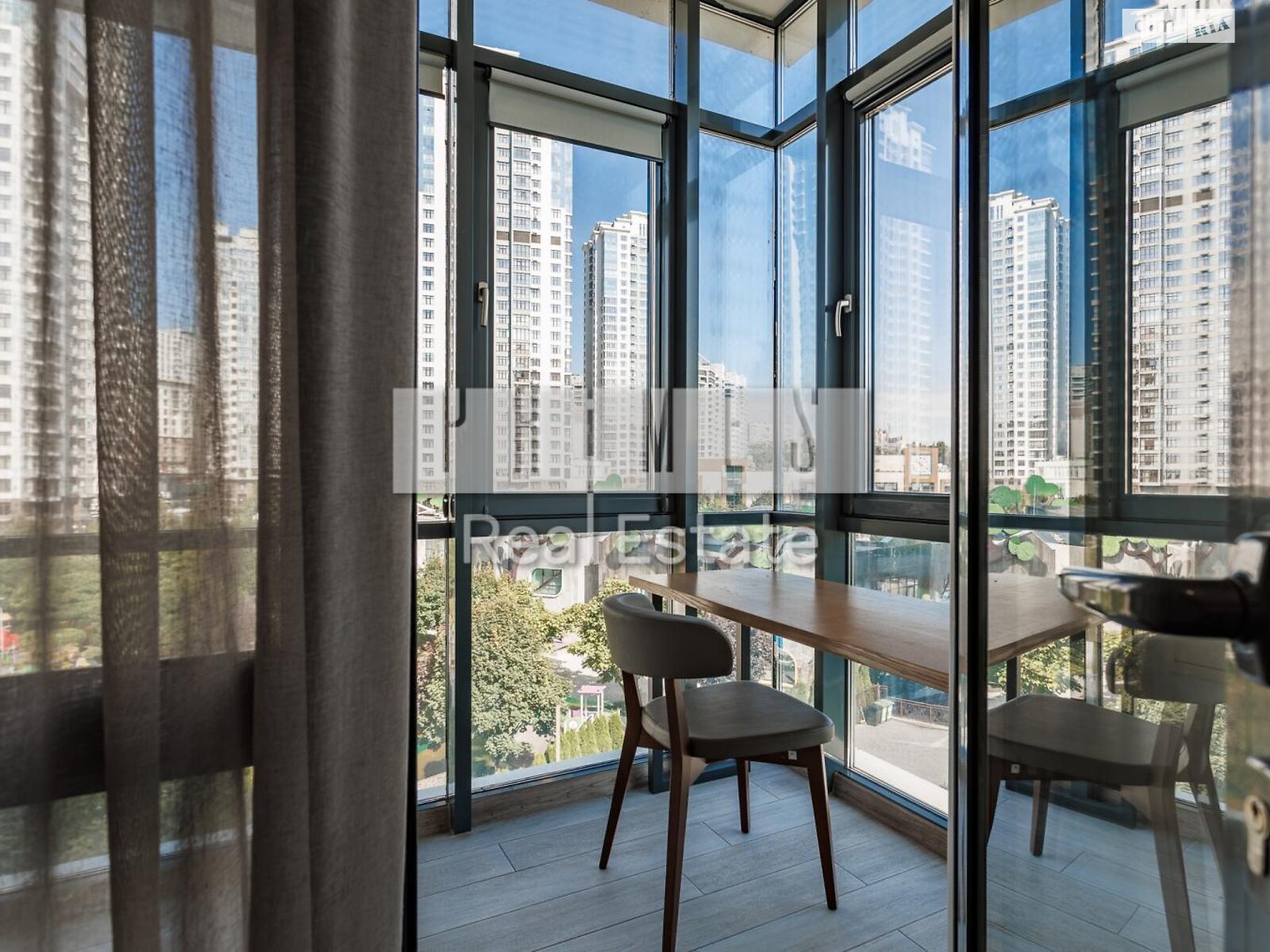 Продажа четырехкомнатной квартиры в Киеве, на ул. Андрея Верхогляда 11В, район Черная Гора фото 1 Продажа четырехкомнатной квартиры в Киеве, на ул. Андрея Верхогляда 11В, район Черная Гора фото 1