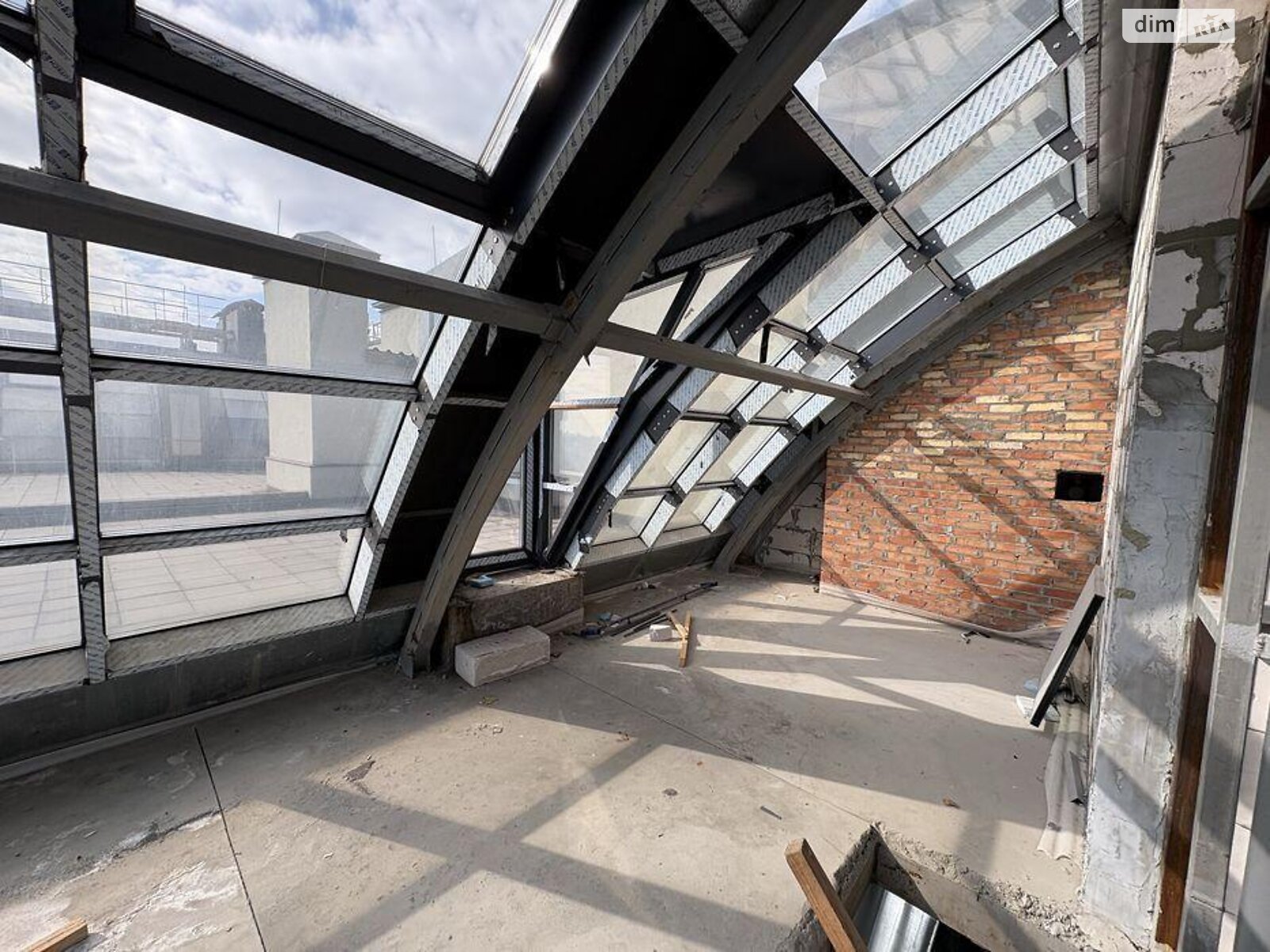 Продаж чотирикімнатної квартири в Києві, на вул. Андрія Верхогляда 4Б, район Чорна Гора фото 1