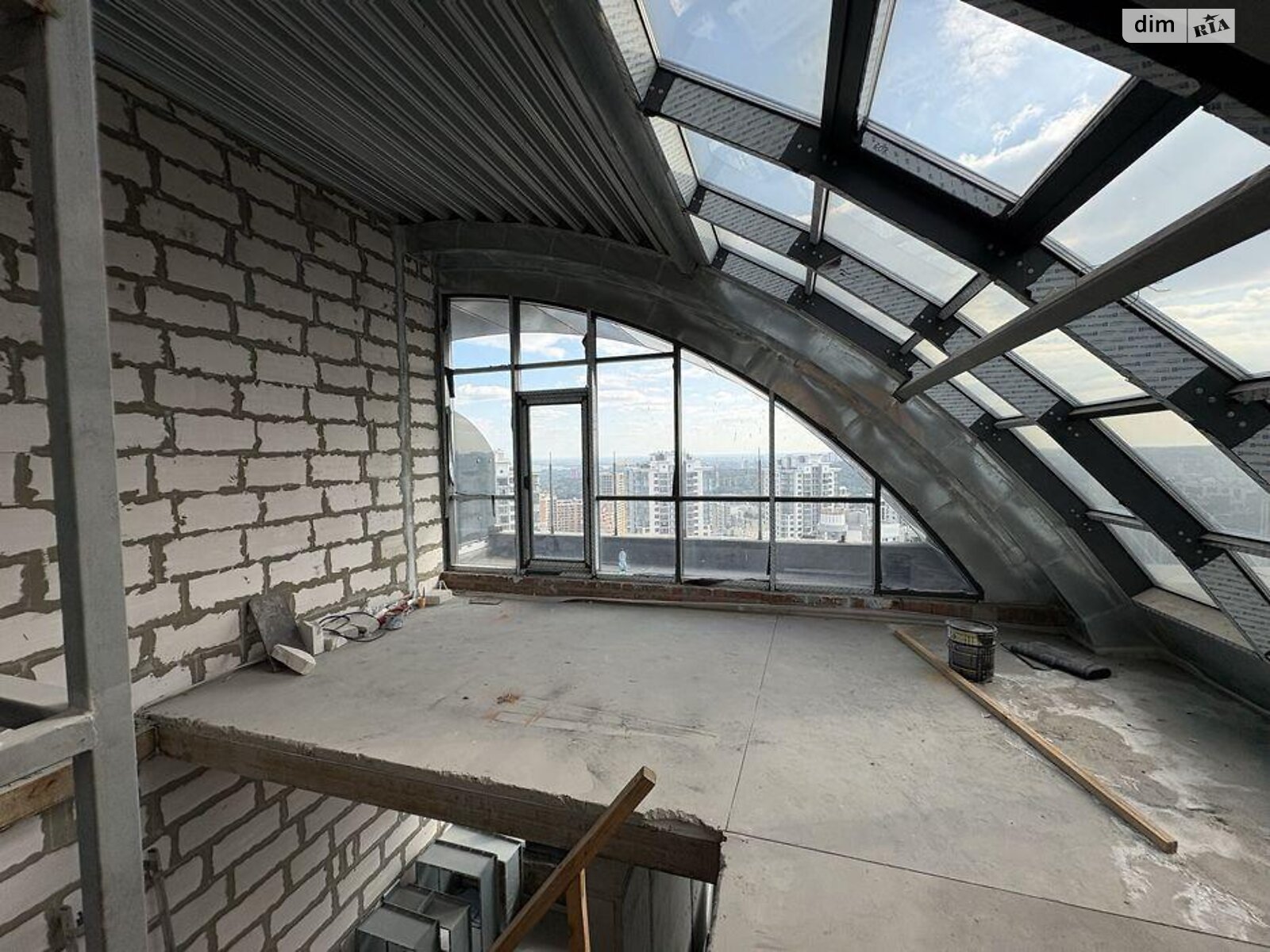 Продаж чотирикімнатної квартири в Києві, на вул. Андрія Верхогляда 4Б, район Чорна Гора фото 1