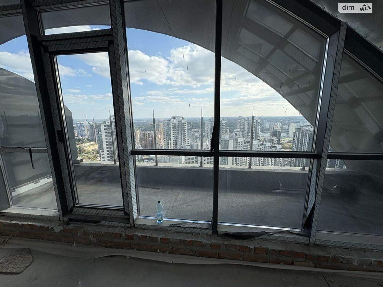 Продаж чотирикімнатної квартири в Києві, на вул. Андрія Верхогляда 4Б, район Чорна Гора фото 1