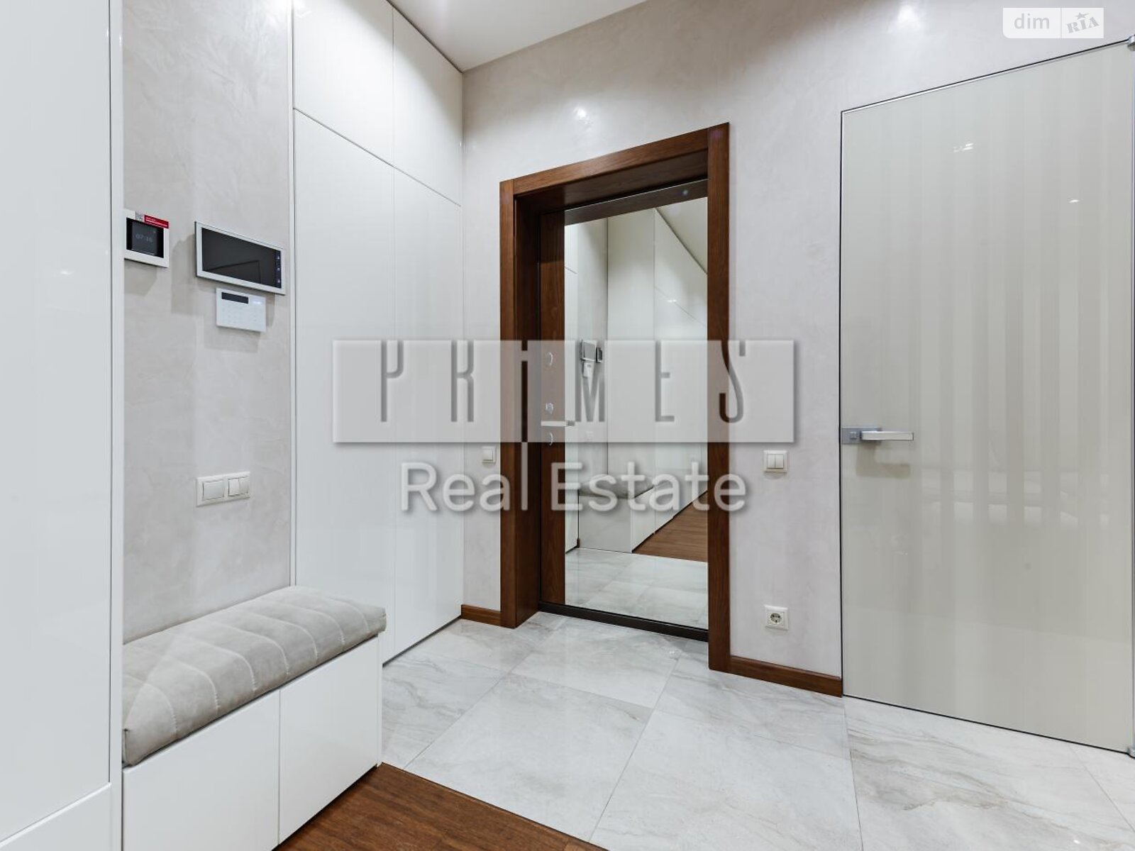 Продаж трикімнатної квартири в Києві, на вул. Андрія Верхогляда 20, район Чорна Гора фото 1