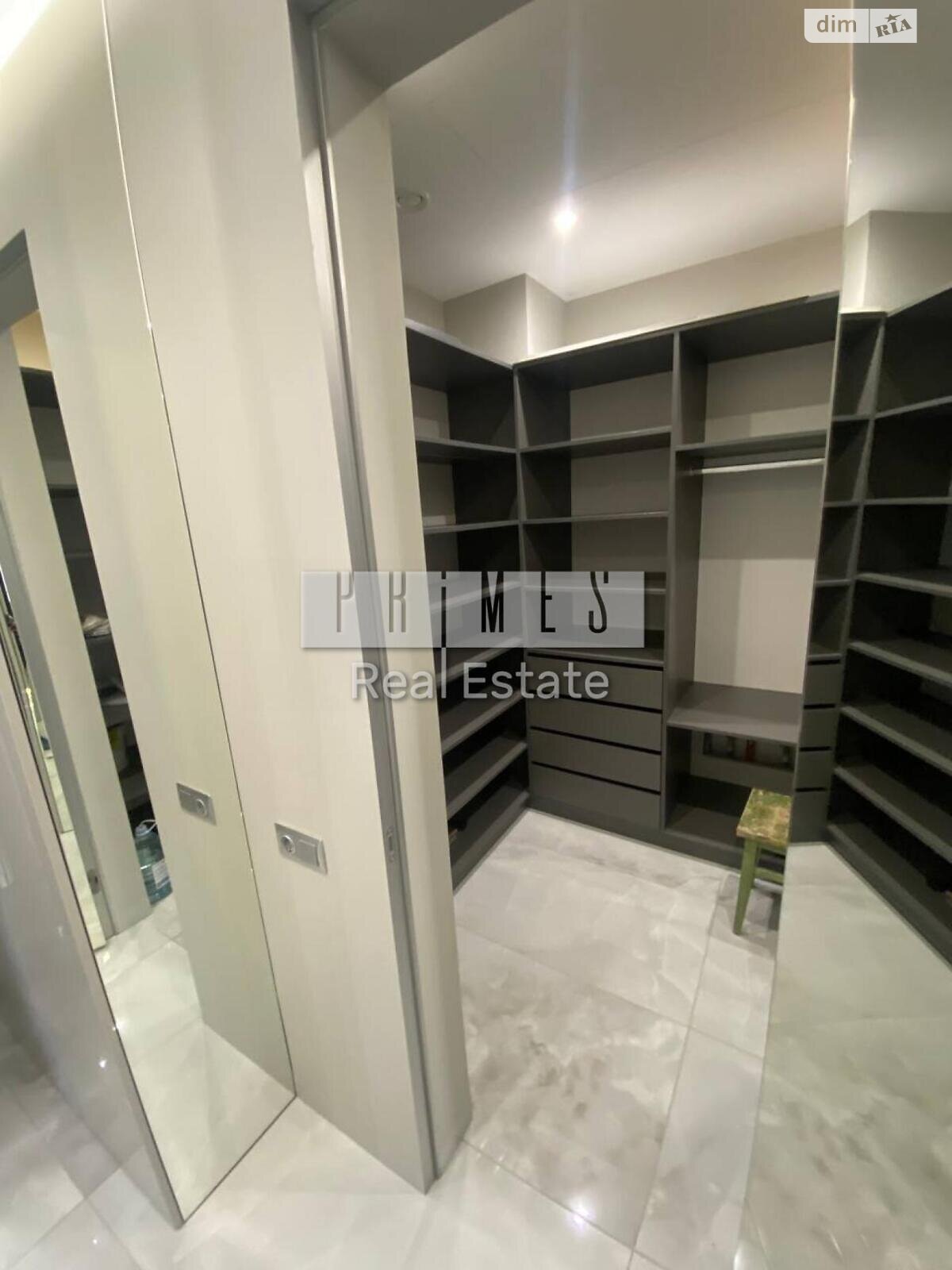 Продаж трикімнатної квартири в Києві, на вул. Андрія Верхогляда 17, район Чорна Гора фото 1