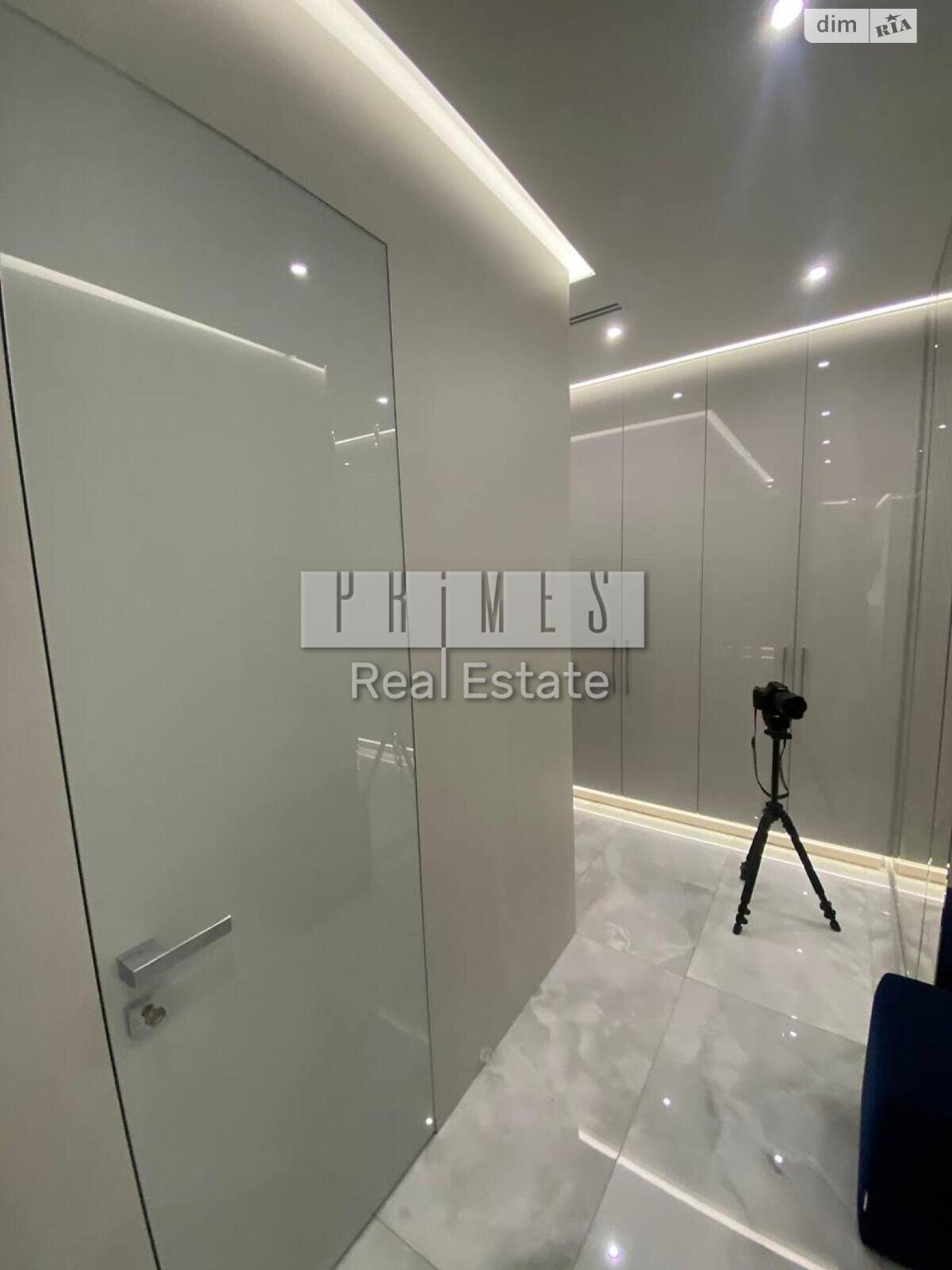 Продаж трикімнатної квартири в Києві, на вул. Андрія Верхогляда 17, район Чорна Гора фото 1