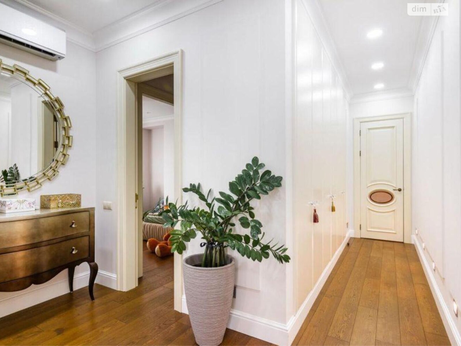 Продаж чотирикімнатної квартири в Києві, на вул. Андрія Верхогляда 12, район Чорна Гора фото 1