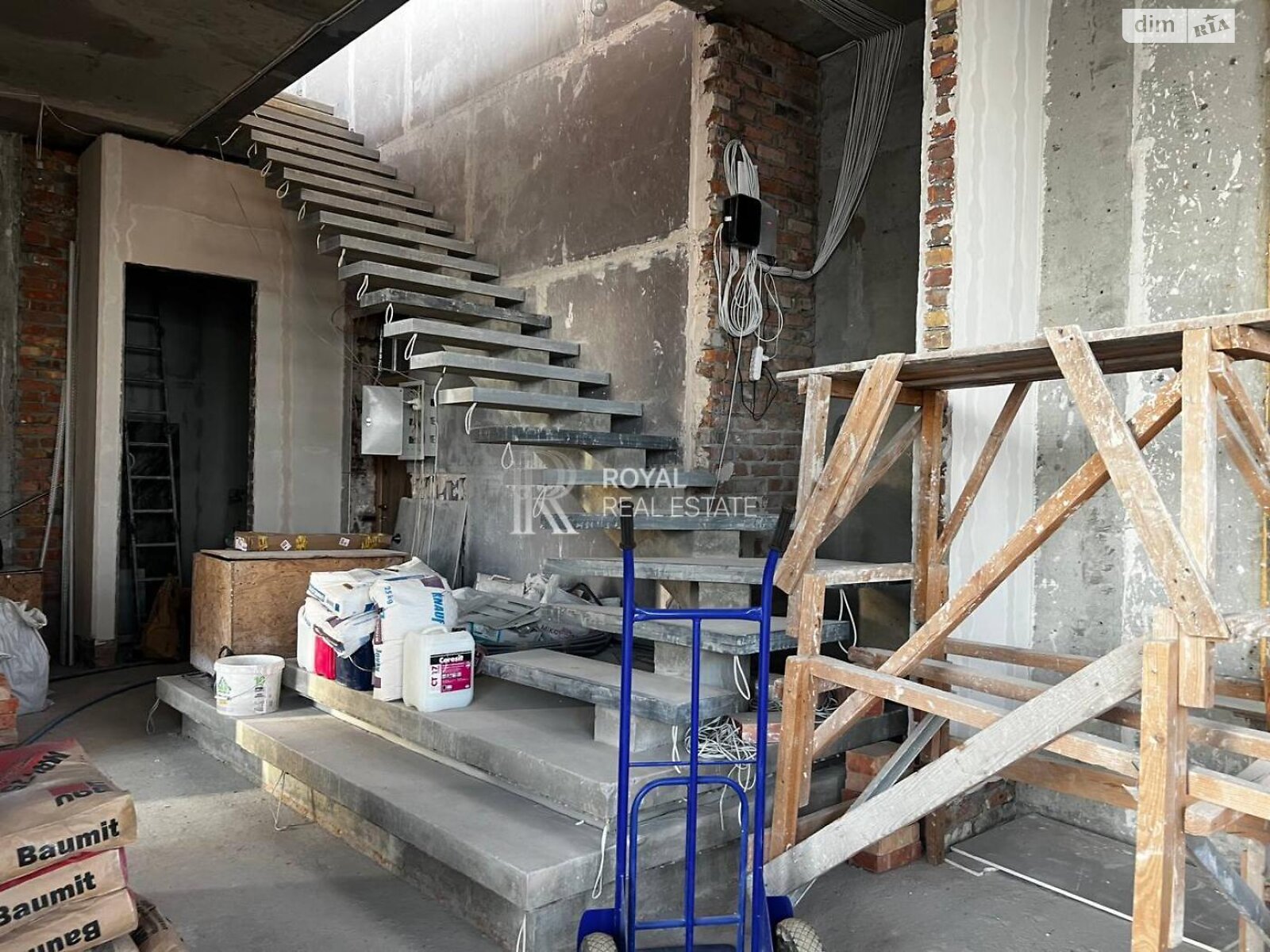 Продажа трехкомнатной квартиры в Киеве, на ул. Андрея Верхогляда 11Б, район Черная Гора фото 1