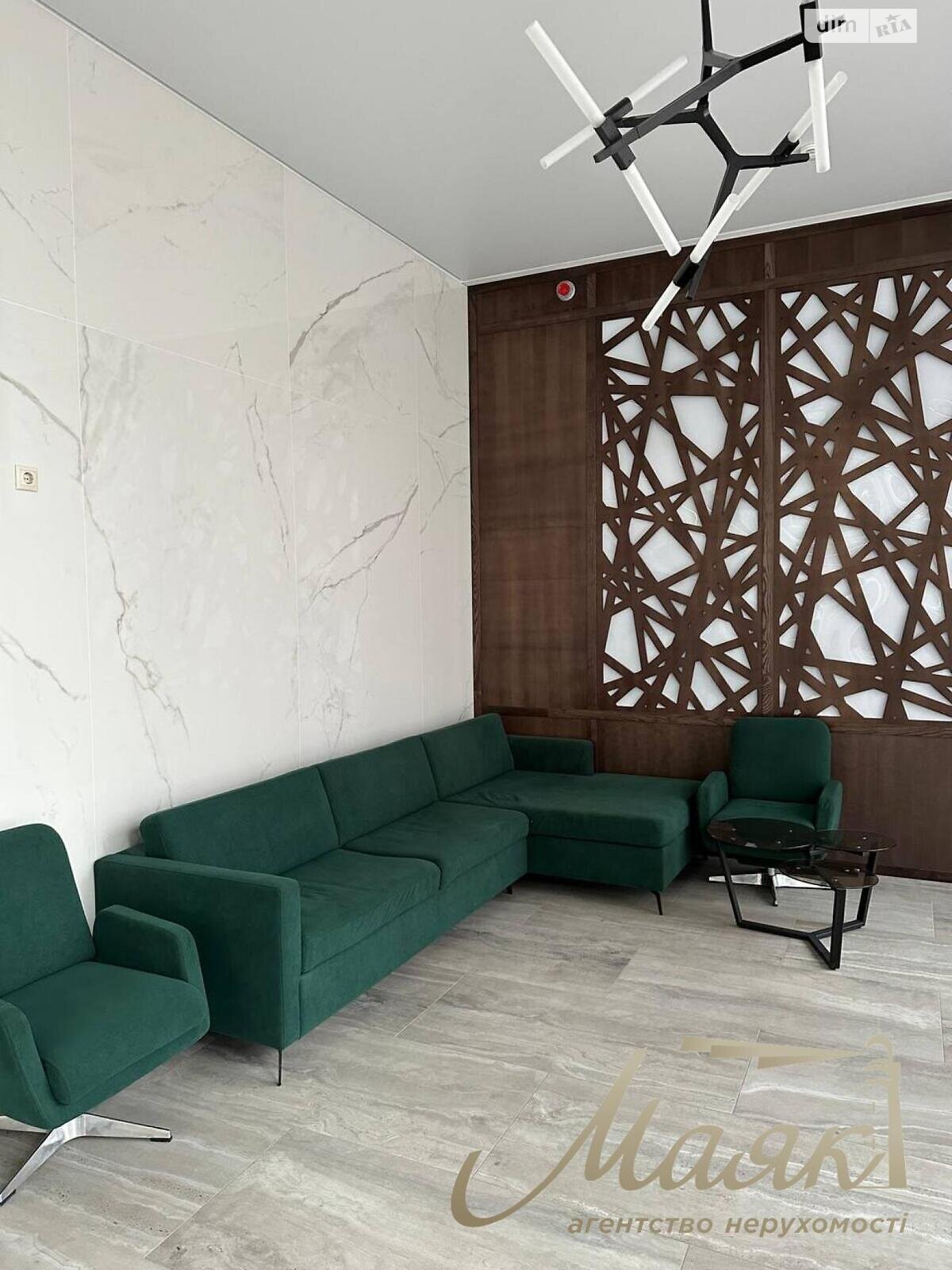 Продажа трехкомнатной квартиры в Киеве, на ул. Андрея Верхогляда 19Б, район Черная Гора фото 1