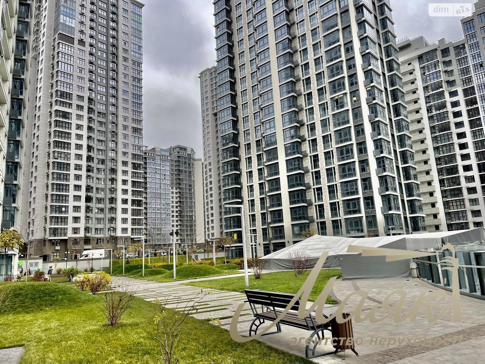 Продажа трехкомнатной квартиры в Киеве, на ул. Андрея Верхогляда 19Б, район Черная Гора фото 1