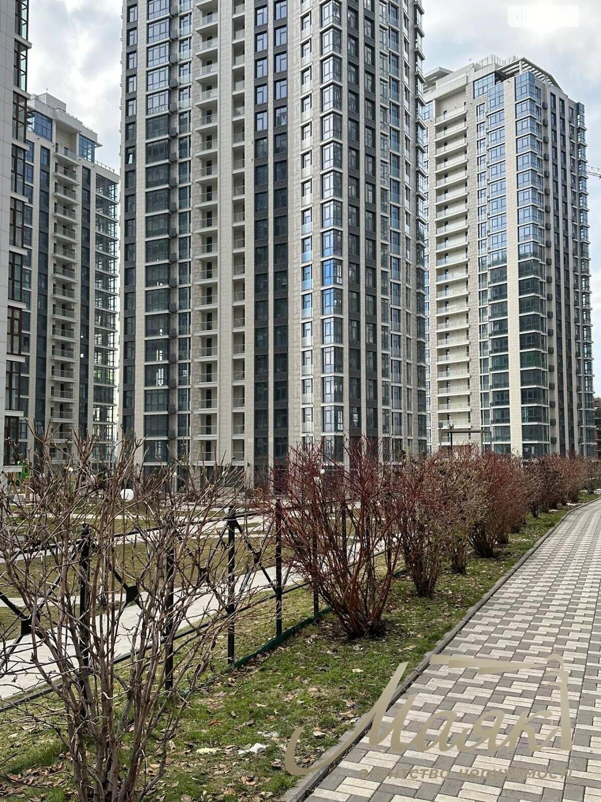 Продажа трехкомнатной квартиры в Киеве, на ул. Андрея Верхогляда 19Б, район Черная Гора фото 1