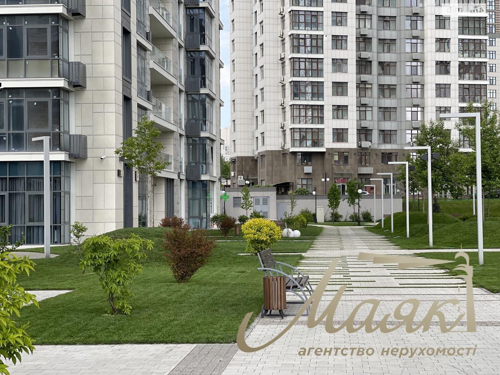 Продажа трехкомнатной квартиры в Киеве, на ул. Андрея Верхогляда 19Б, район Черная Гора фото 1