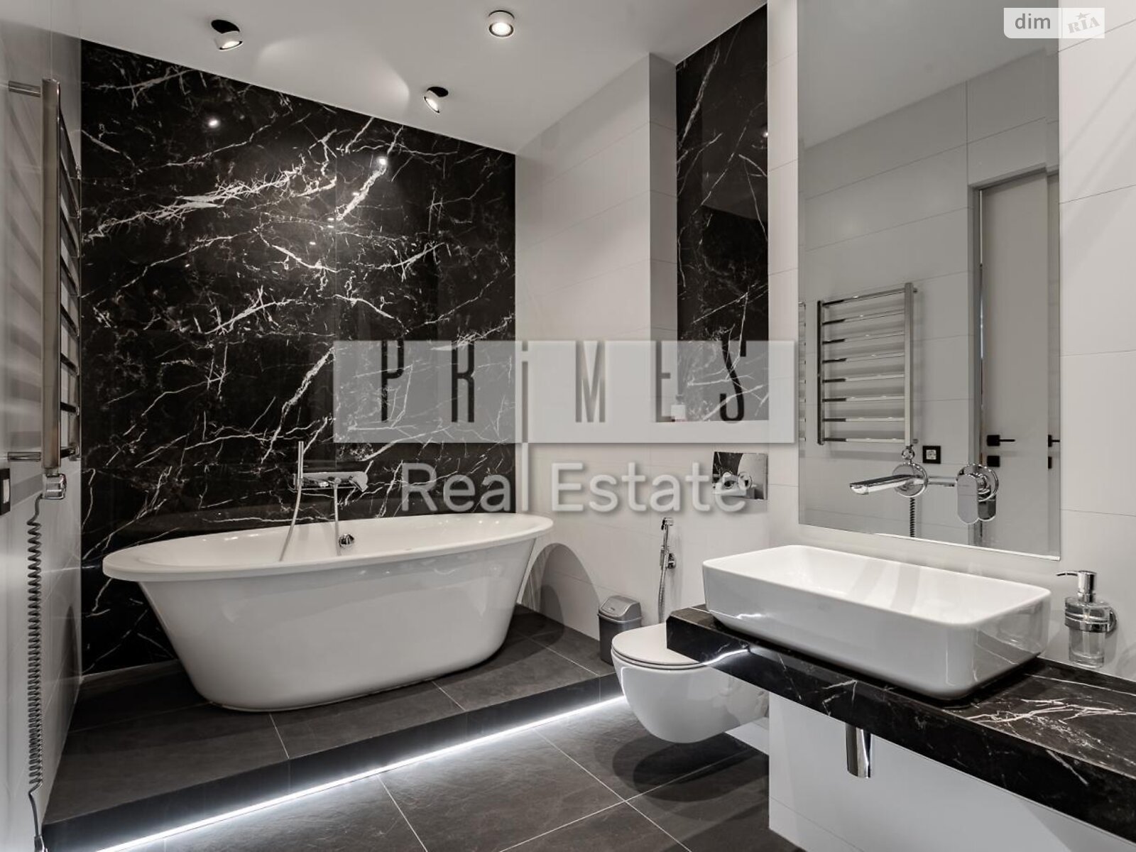 Продаж трикімнатної квартири в Києві, на вул. Андрія Верхогляда 17, район Чорна Гора фото 1