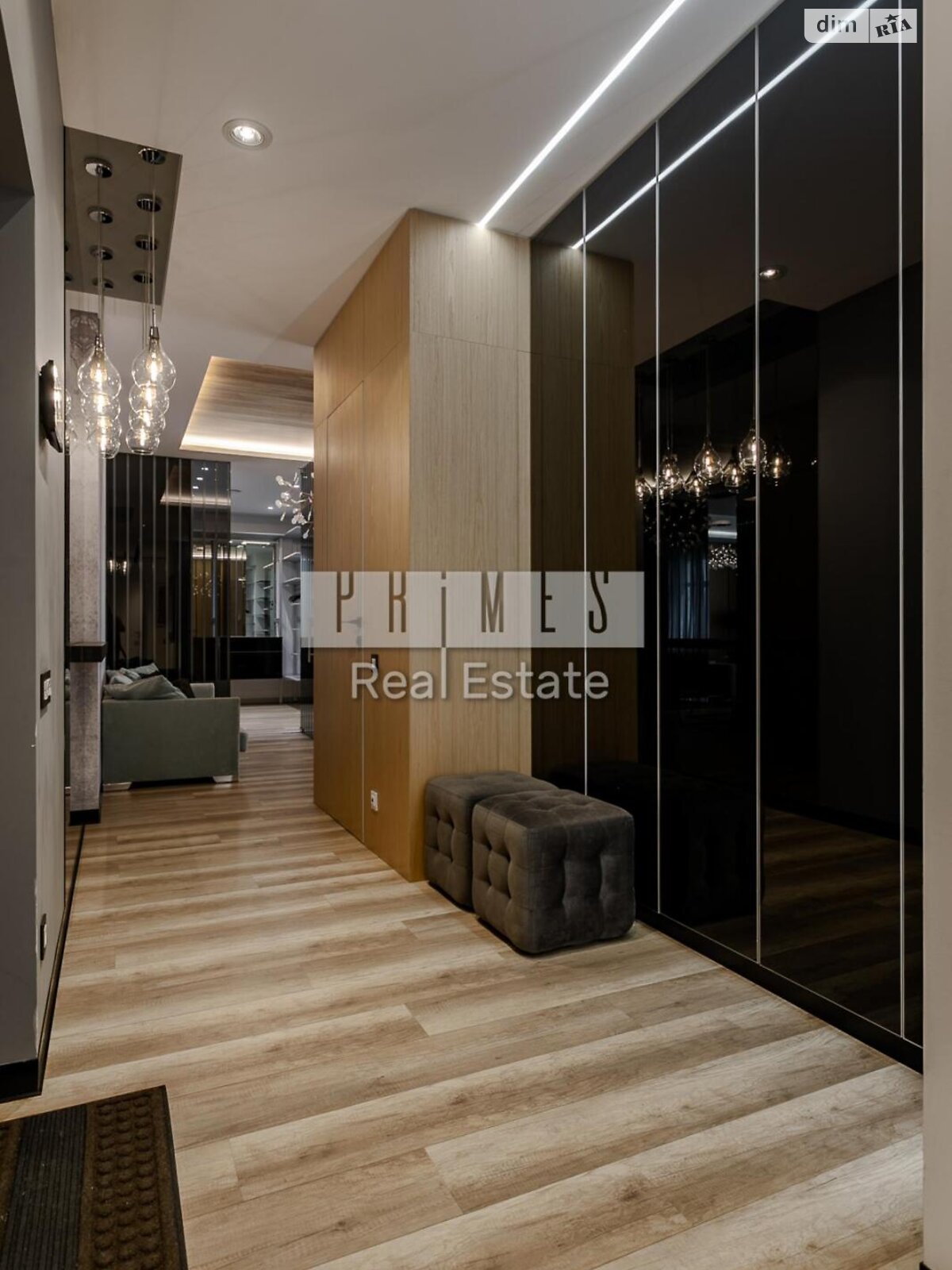 Продаж трикімнатної квартири в Києві, на вул. Андрія Верхогляда 17, район Чорна Гора фото 1