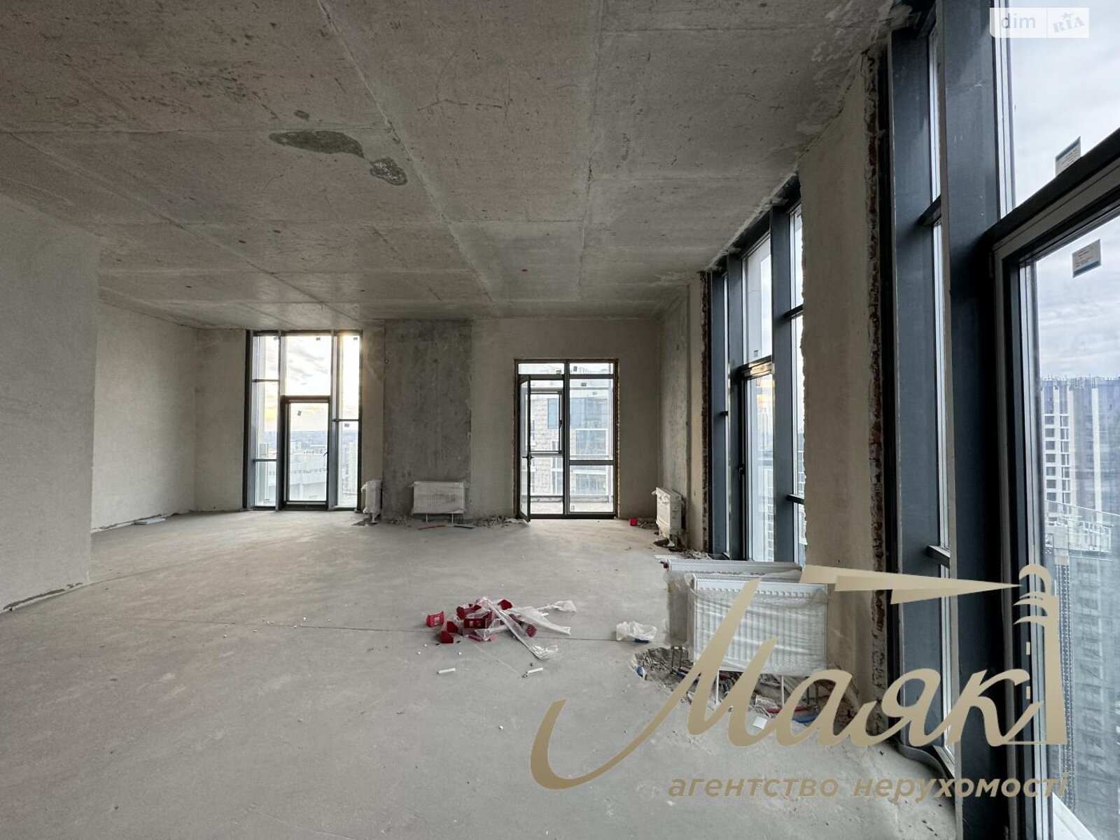 Продажа четырехкомнатной квартиры в Киеве, на ул. Андрея Верхогляда 17Б, район Черная Гора фото 1