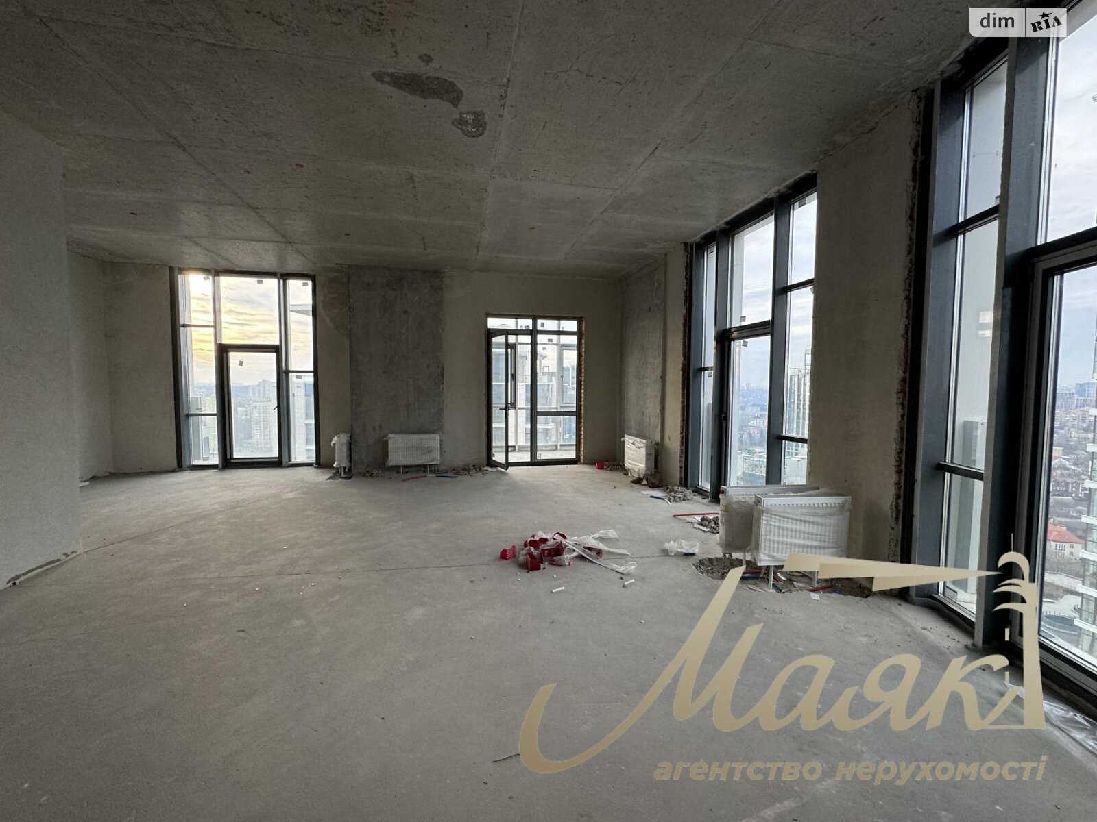 Продажа четырехкомнатной квартиры в Киеве, на ул. Андрея Верхогляда 17Б, район Черная Гора фото 1