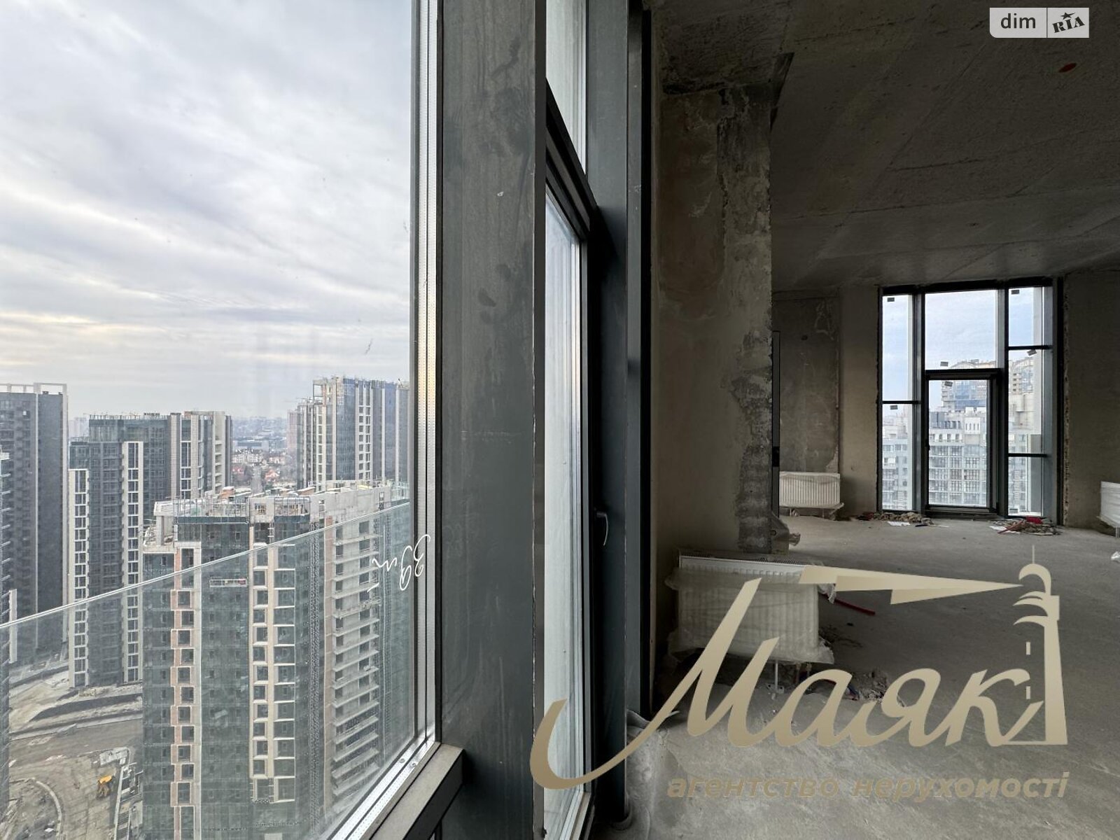 Продажа четырехкомнатной квартиры в Киеве, на ул. Андрея Верхогляда 17Б, район Черная Гора фото 1