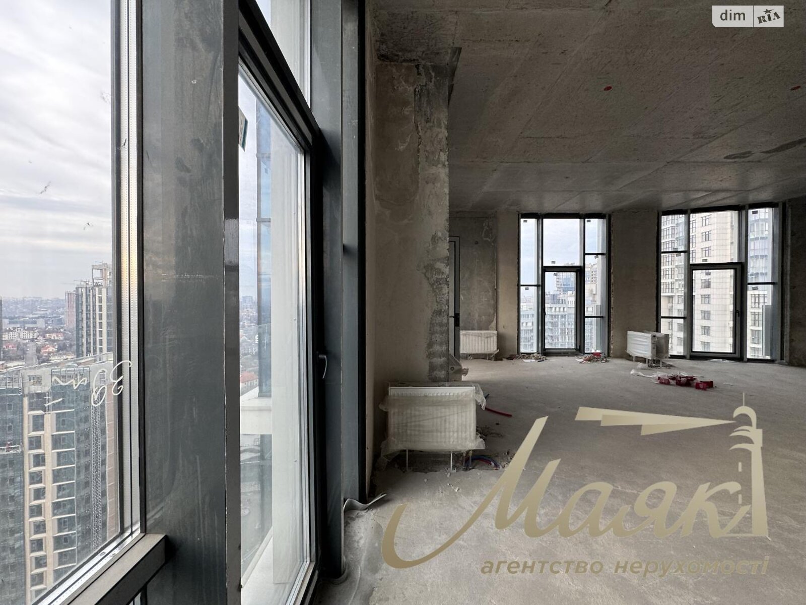 Продажа четырехкомнатной квартиры в Киеве, на ул. Андрея Верхогляда 17Б, район Черная Гора фото 1