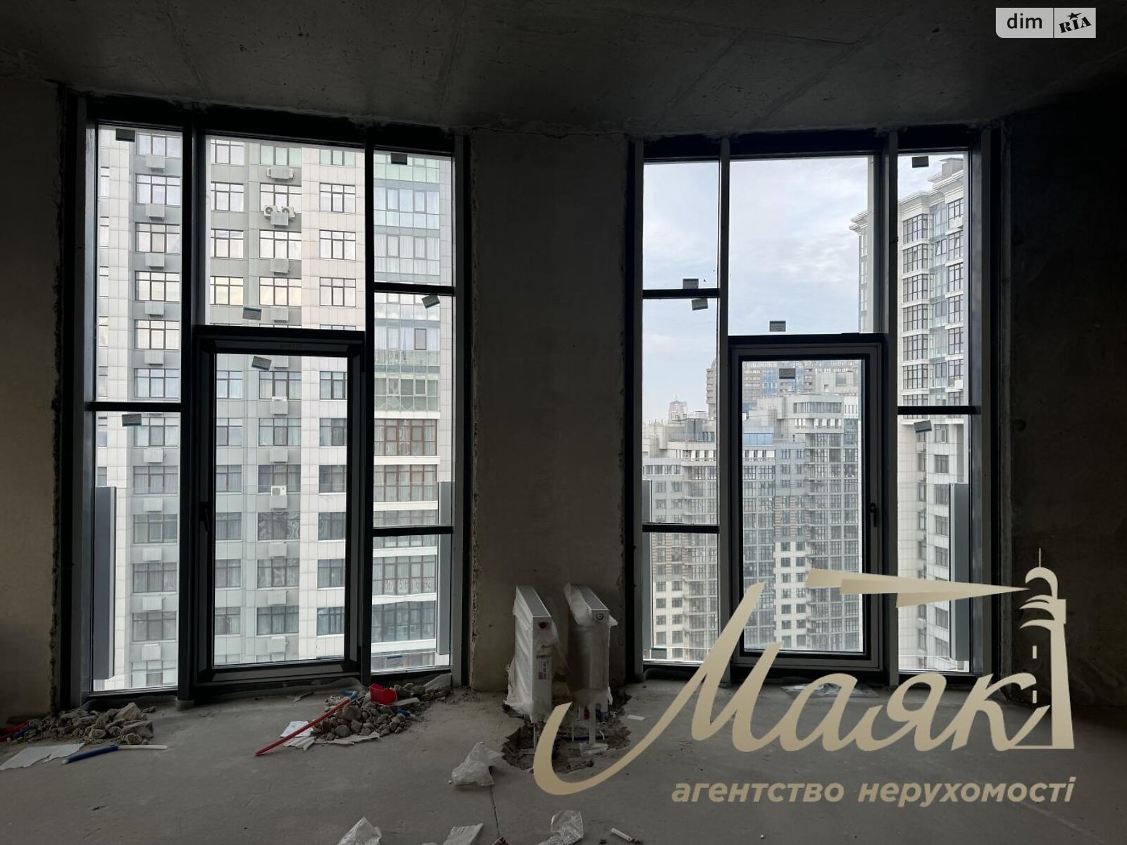 Продажа четырехкомнатной квартиры в Киеве, на ул. Андрея Верхогляда 17Б, район Черная Гора фото 1