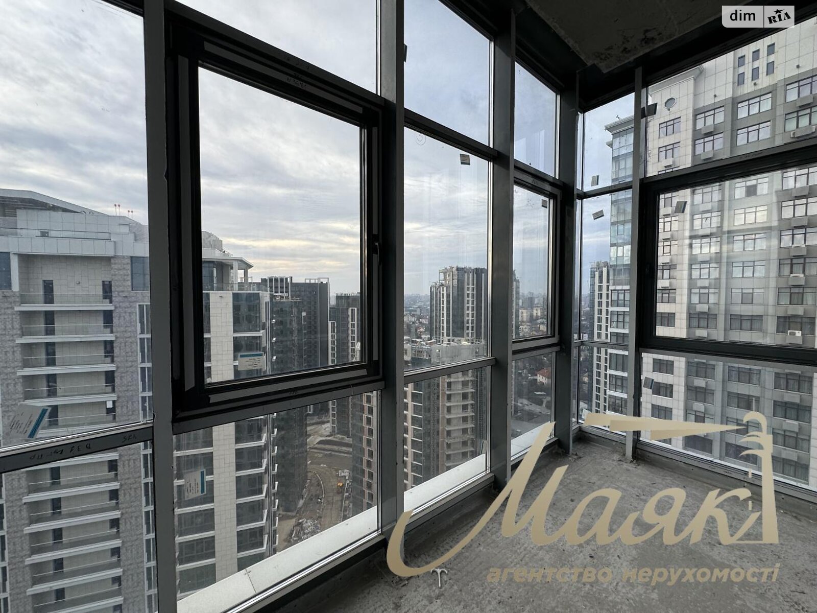 Продажа четырехкомнатной квартиры в Киеве, на ул. Андрея Верхогляда 17Б, район Черная Гора фото 1