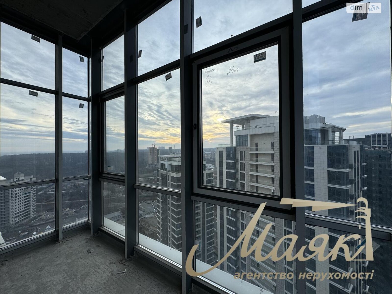 Продажа четырехкомнатной квартиры в Киеве, на ул. Андрея Верхогляда 17Б, район Черная Гора фото 1