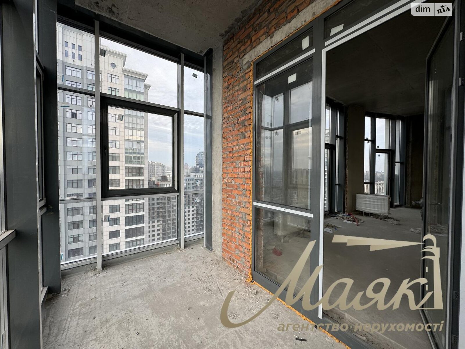 Продажа четырехкомнатной квартиры в Киеве, на ул. Андрея Верхогляда 17Б, район Черная Гора фото 1