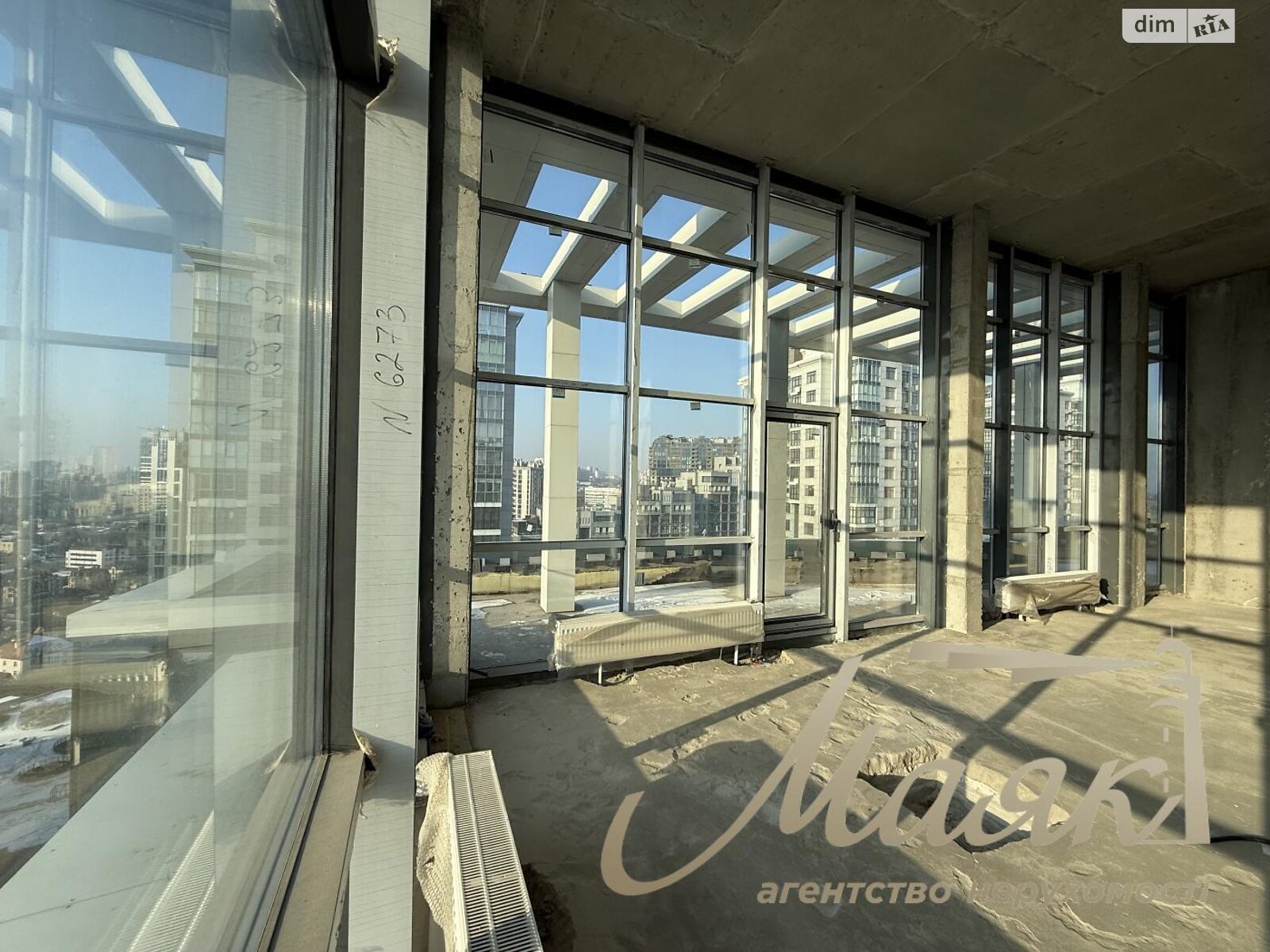 Продажа четырехкомнатной квартиры в Киеве, на ул. Андрея Верхогляда 17Б, район Черная Гора фото 1