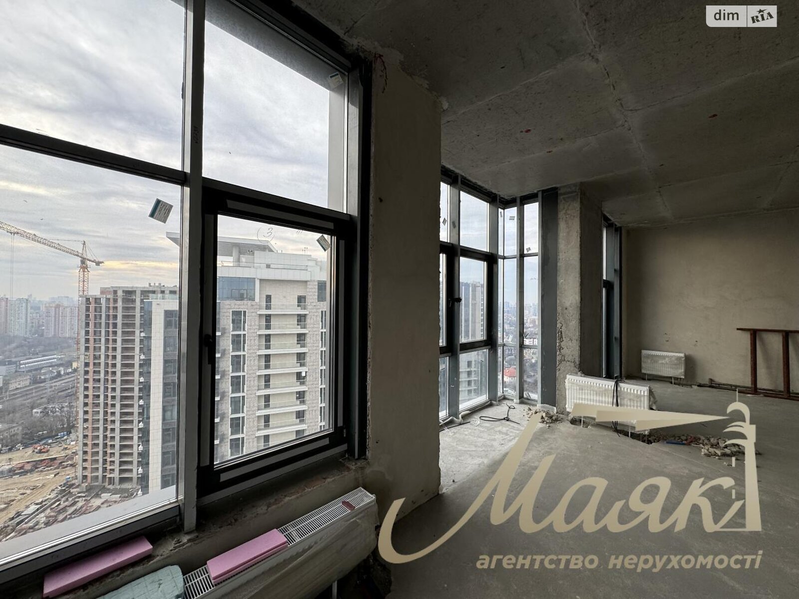 Продажа пятикомнатной квартиры в Киеве, на ул. Андрея Верхогляда 17Б, район Черная Гора фото 1