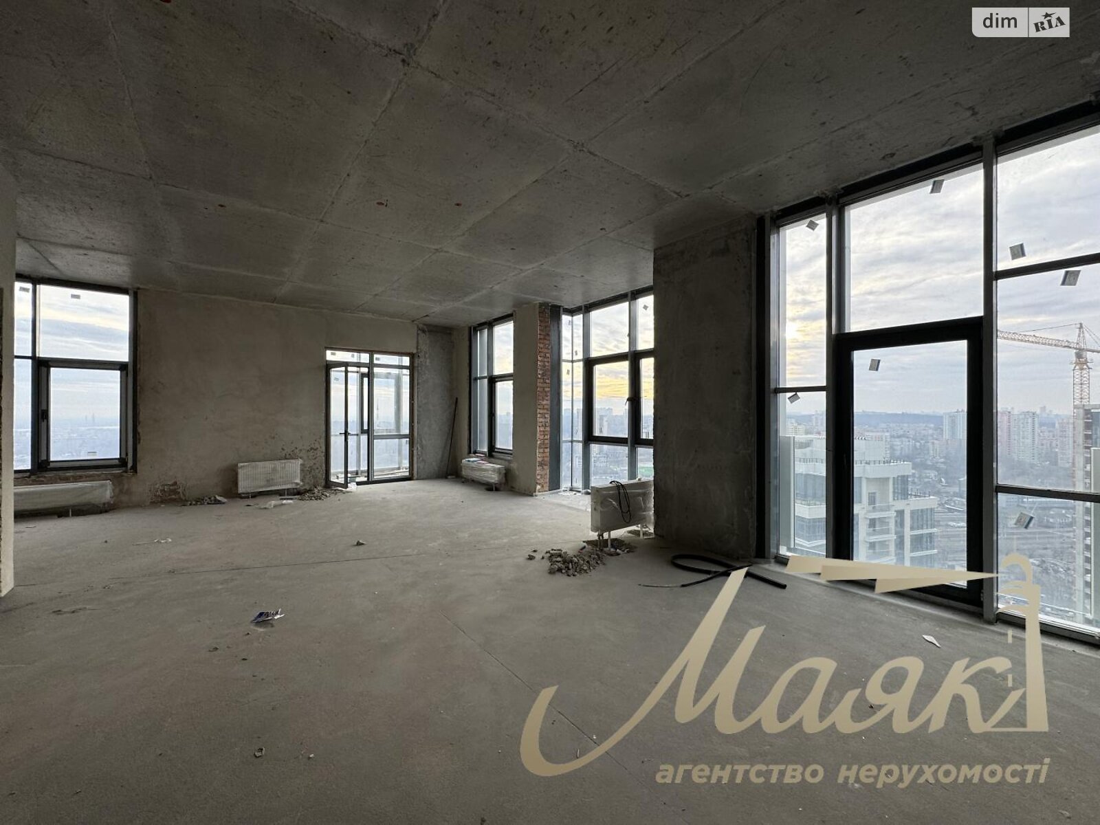 Продажа пятикомнатной квартиры в Киеве, на ул. Андрея Верхогляда 17Б, район Черная Гора фото 1