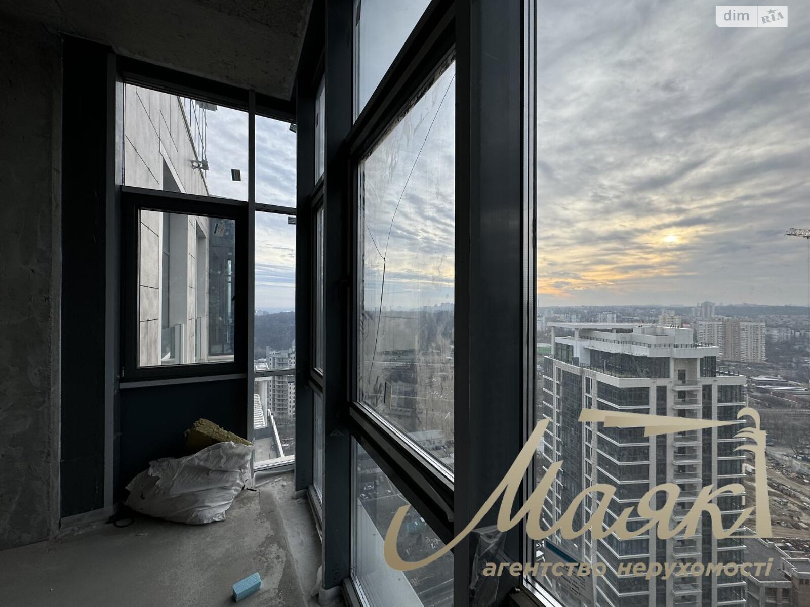 Продажа пятикомнатной квартиры в Киеве, на ул. Андрея Верхогляда 17Б, район Черная Гора фото 1