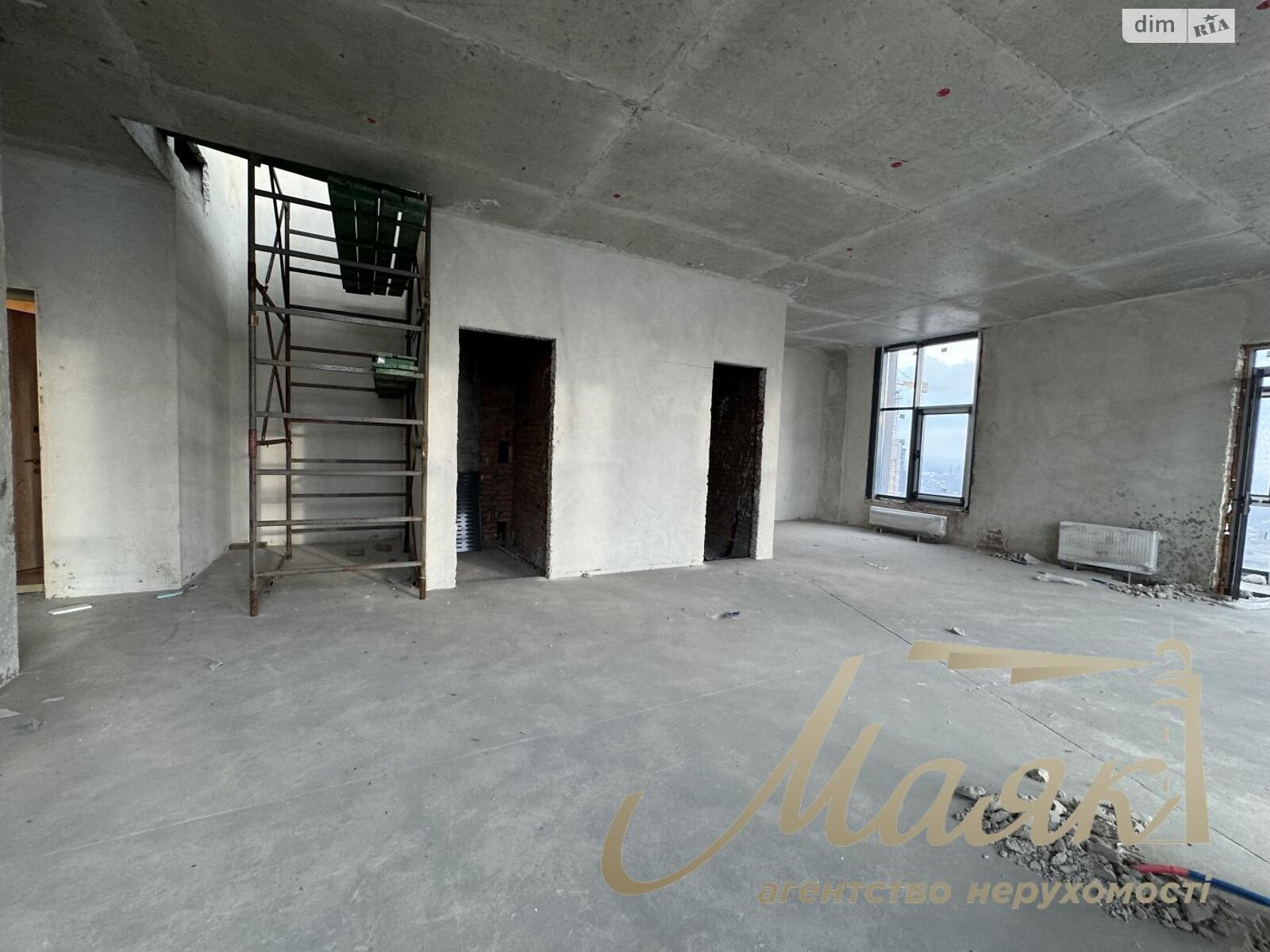 Продажа пятикомнатной квартиры в Киеве, на ул. Андрея Верхогляда 17Б, район Черная Гора фото 1