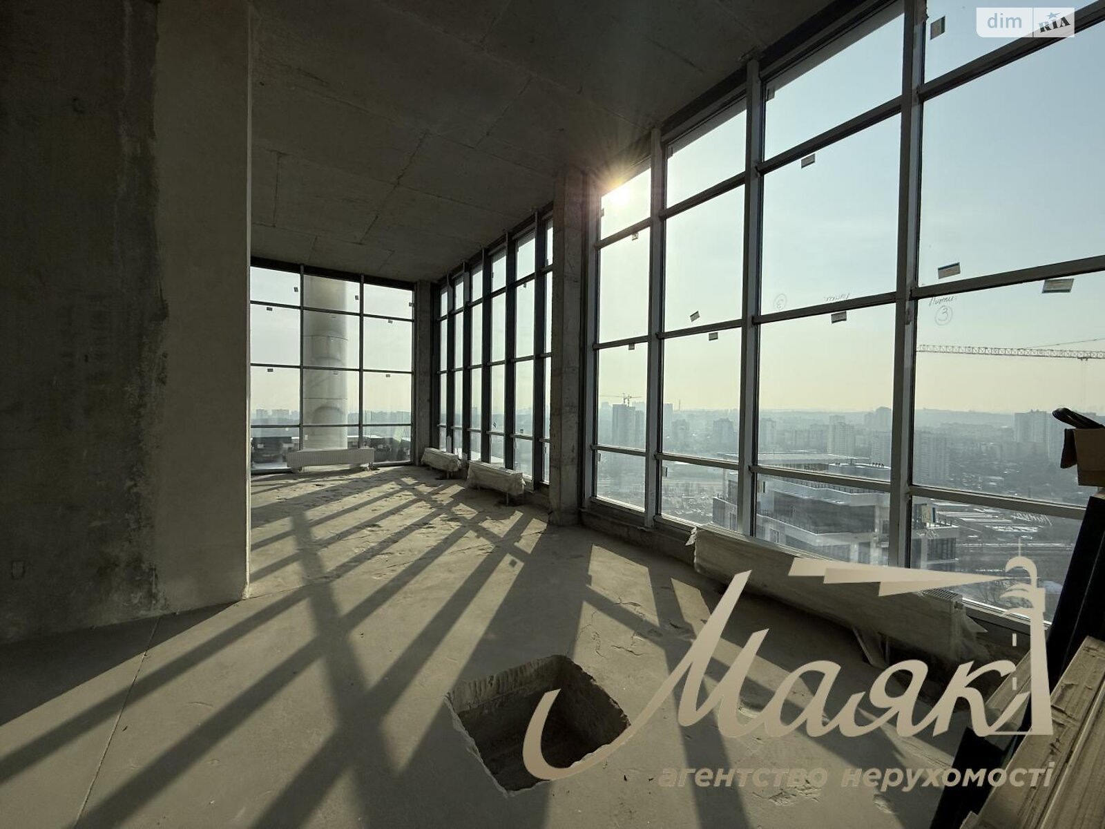 Продажа пятикомнатной квартиры в Киеве, на ул. Андрея Верхогляда 17Б, район Черная Гора фото 1