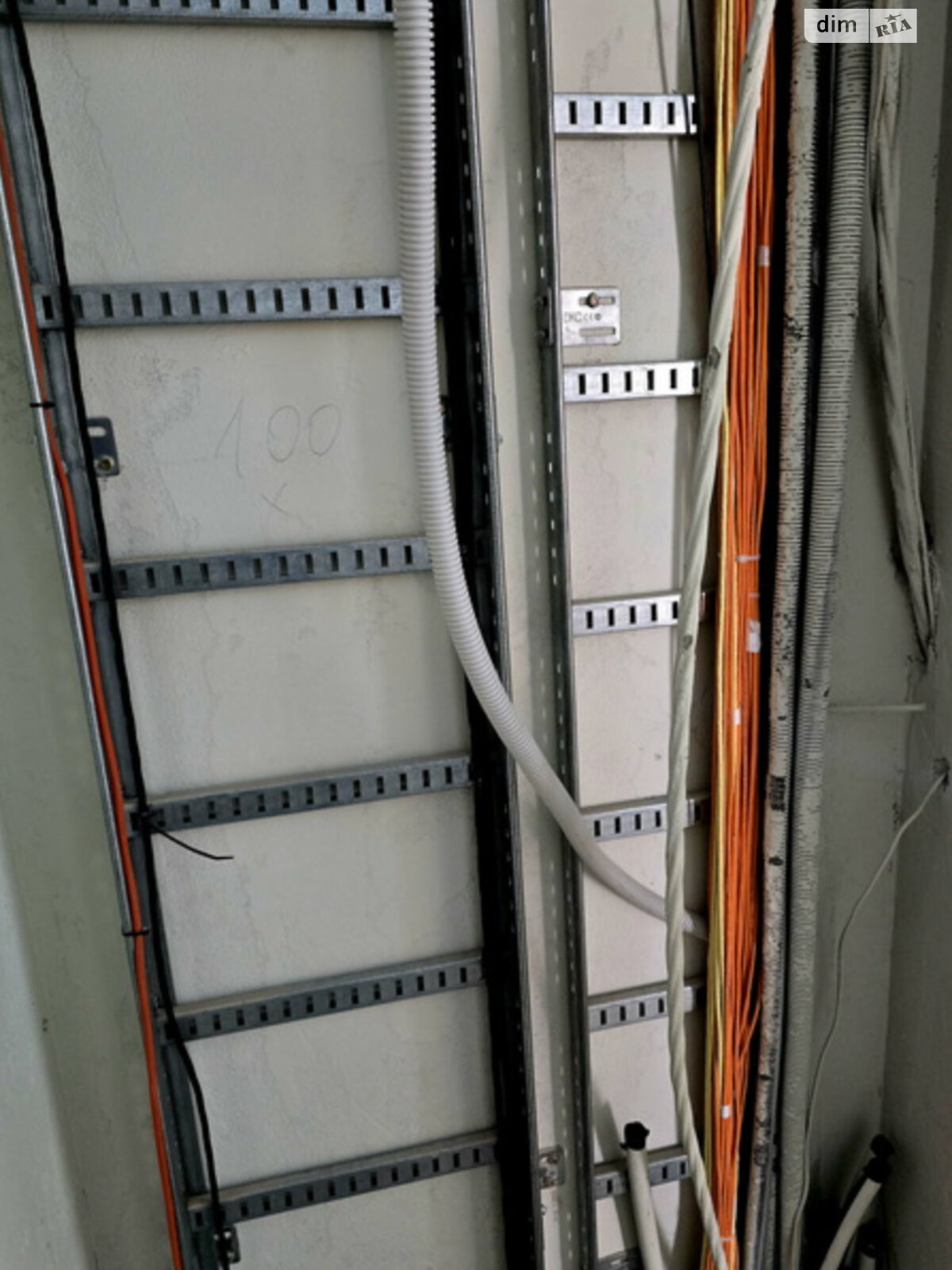 Продаж трикімнатної квартири в Києві, на вул. Андрія Верхогляда 11, район Чорна Гора фото 1 Продаж трикімнатної квартири в Києві, на вул. Андрія Верхогляда 11, район Чорна Гора фото 1