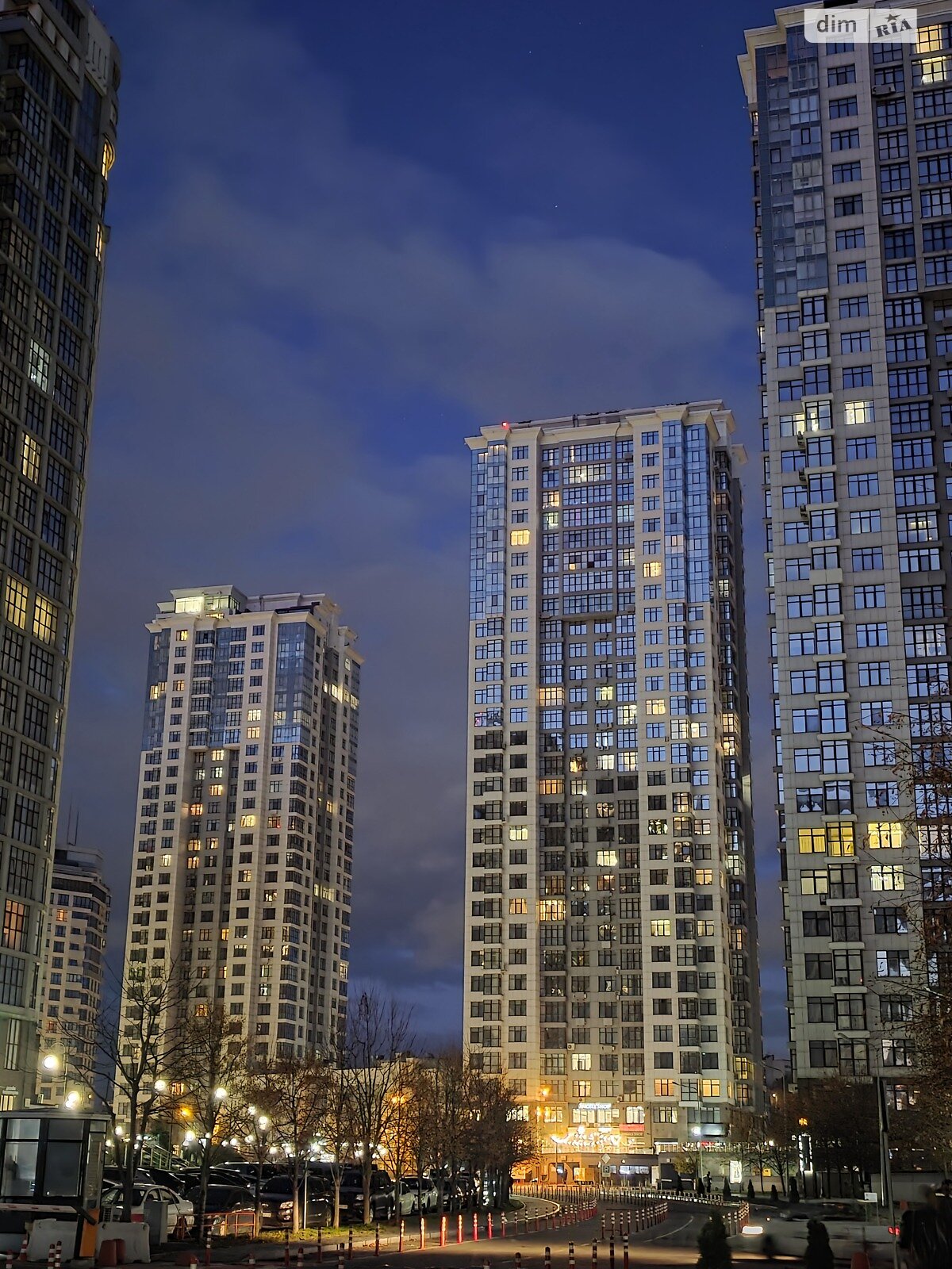 Продаж трикімнатної квартири в Києві, на вул. Андрія Верхогляда 11, район Чорна Гора фото 1