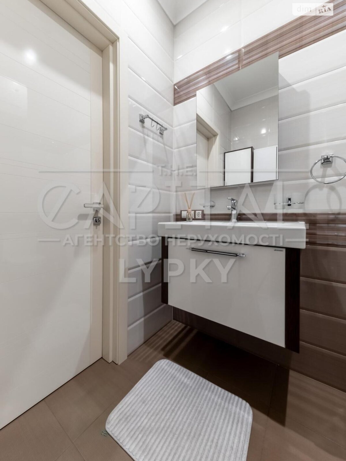 Продажа двухкомнатной квартиры в Киеве, на ул. Андрея Верхогляда 5, район Черная Гора фото 1 Продажа двухкомнатной квартиры в Киеве, на ул. Андрея Верхогляда 5, район Черная Гора фото 1