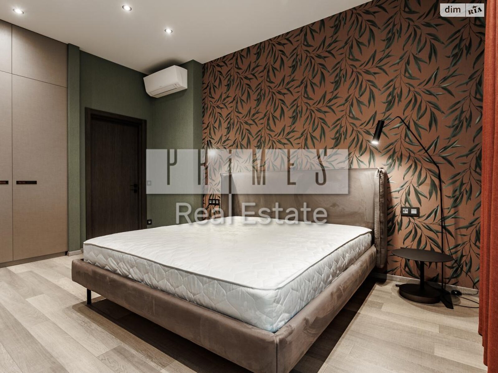 Продажа трехкомнатной квартиры в Киеве, на ул. Андрея Верхогляда 15, район Черная Гора фото 1 Продажа трехкомнатной квартиры в Киеве, на ул. Андрея Верхогляда 15, район Черная Гора фото 1