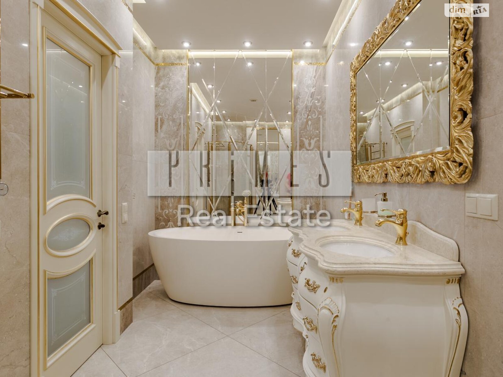 Продажа трехкомнатной квартиры в Киеве, на ул. Андрея Верхогляда, район Черная Гора фото 1