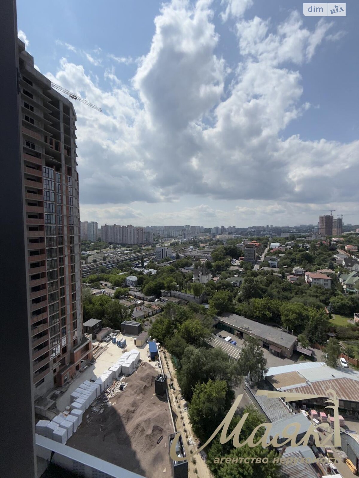 Продаж чотирикімнатної квартири в Києві, на шосе Залізничне 45А, район Чорна Гора фото 1 Продаж чотирикімнатної квартири в Києві, на шосе Залізничне 45А, район Чорна Гора фото 1