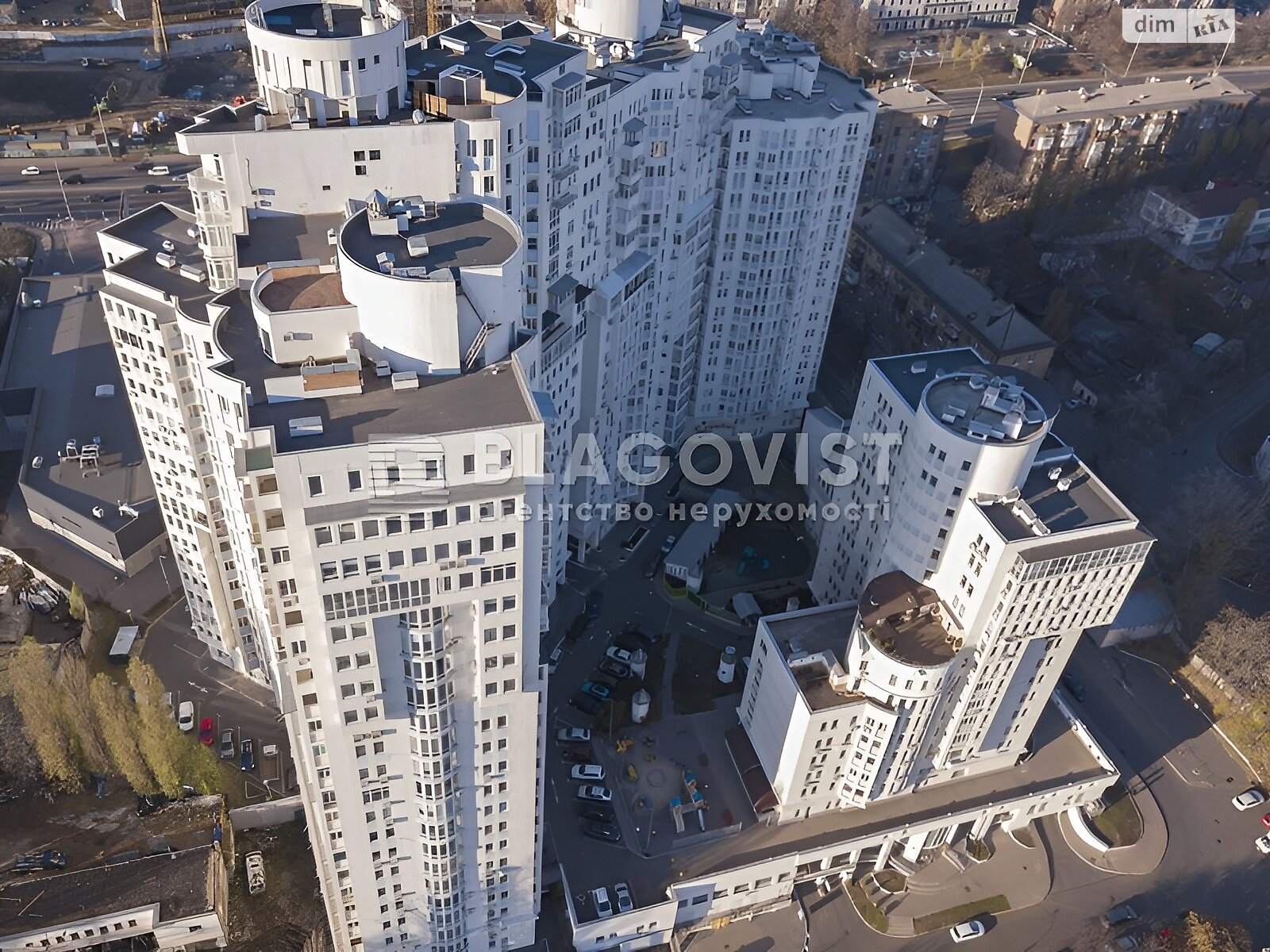 Продажа трехкомнатной квартиры в Киеве, на бул. Николая Михновского 14/16, район Черная Гора фото 1 Продажа трехкомнатной квартиры в Киеве, на бул. Николая Михновского 14/16, район Черная Гора фото 1